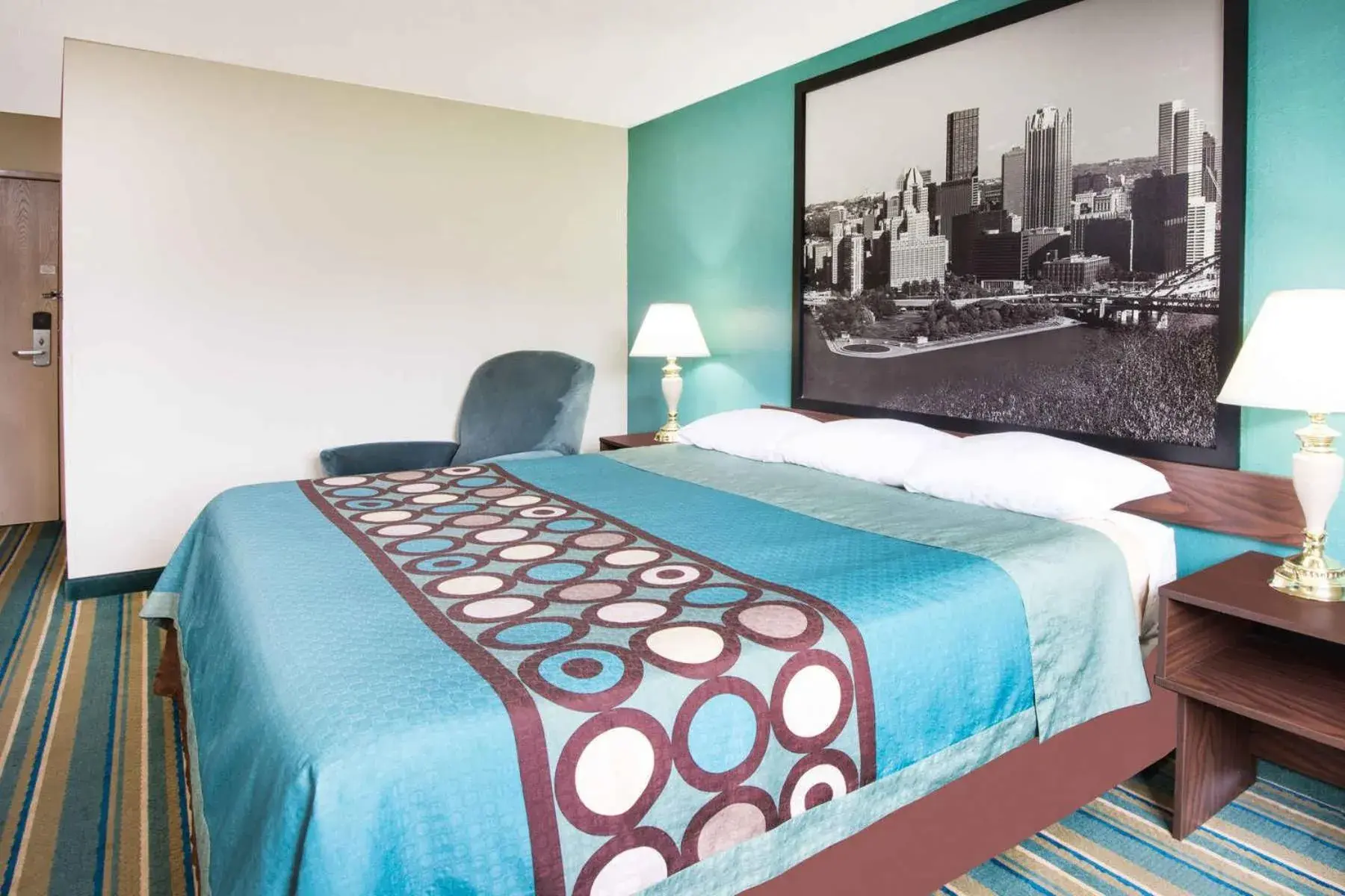 Bed in Super 8 by Wyndham Pittsburgh PA Airport-University Area Bed in Super 8 by Wyndham Pittsburgh PA Airport-University Area