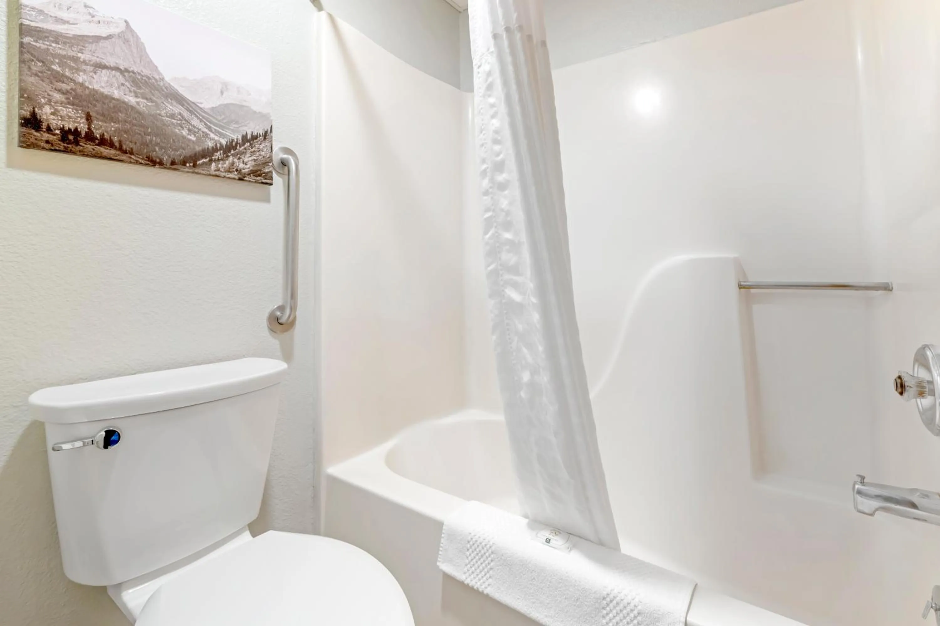 Bathroom in Quality Inn Hamilton Bitterroot Valley