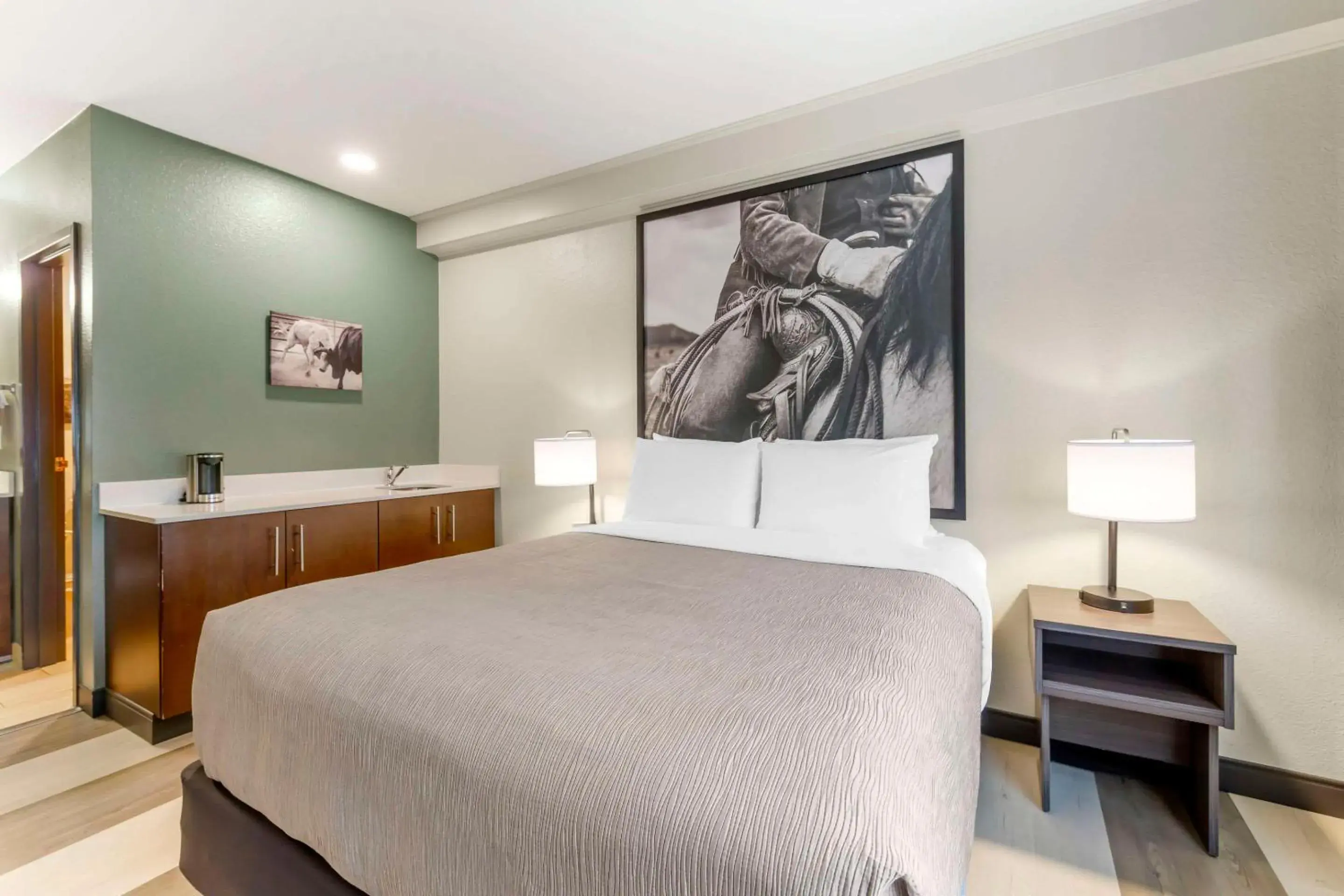 Bedroom, Bed in Quality Inn Hamilton Bitterroot Valley Bedroom, Bed in Quality Inn Hamilton Bitterroot Valley