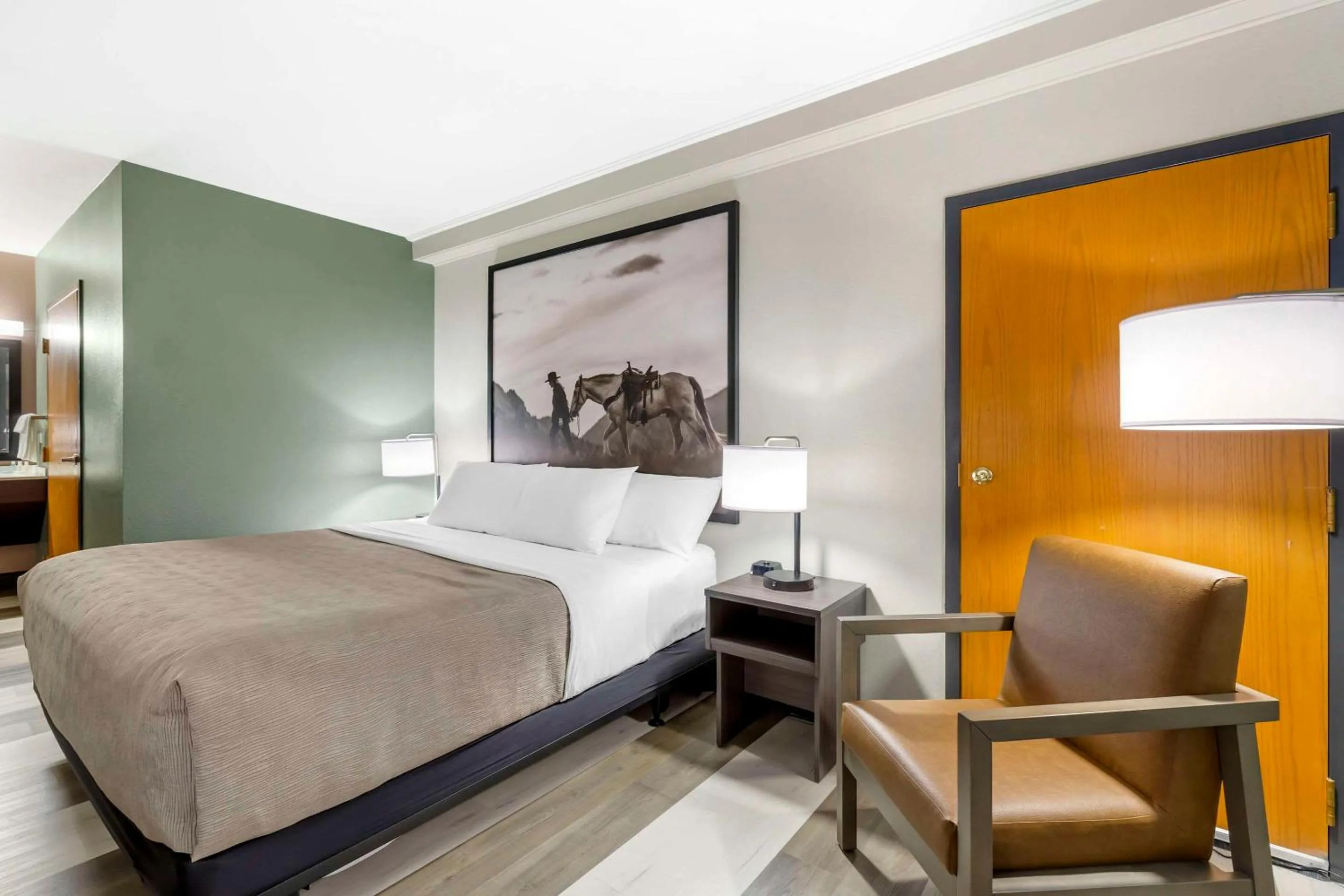 Bed in Quality Inn Hamilton Bitterroot Valley