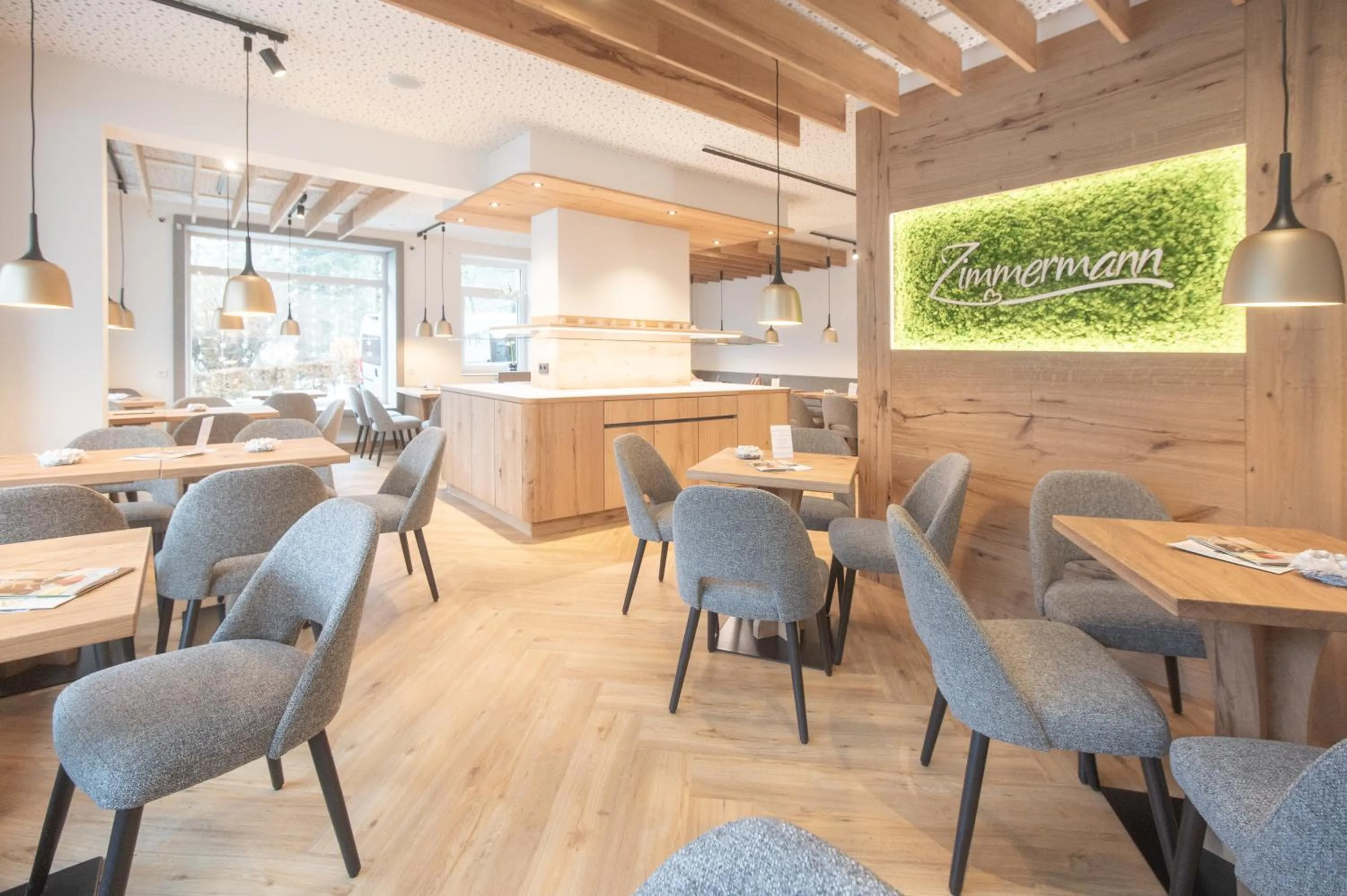 Restaurant/places to eat in Hotel dasZimmermann