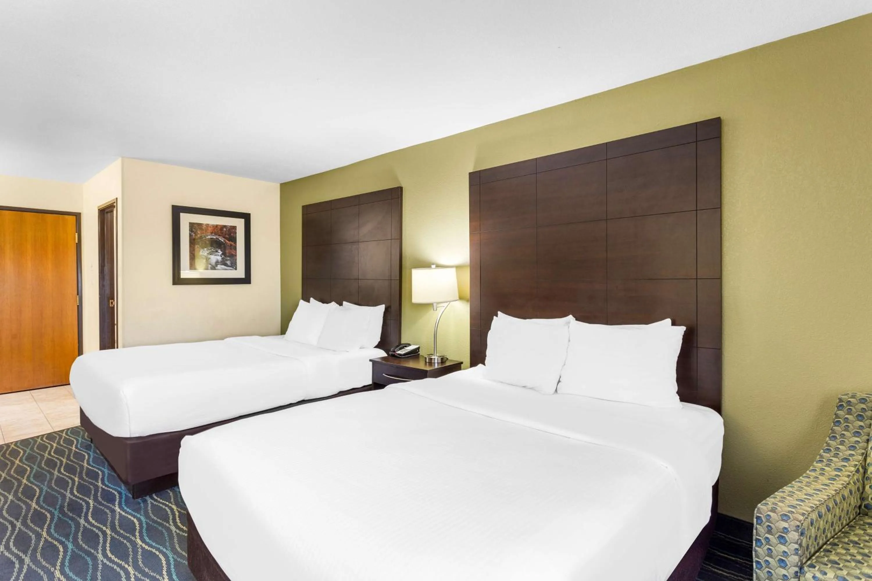 Bedroom, Bed in Best Western Oglesby Inn