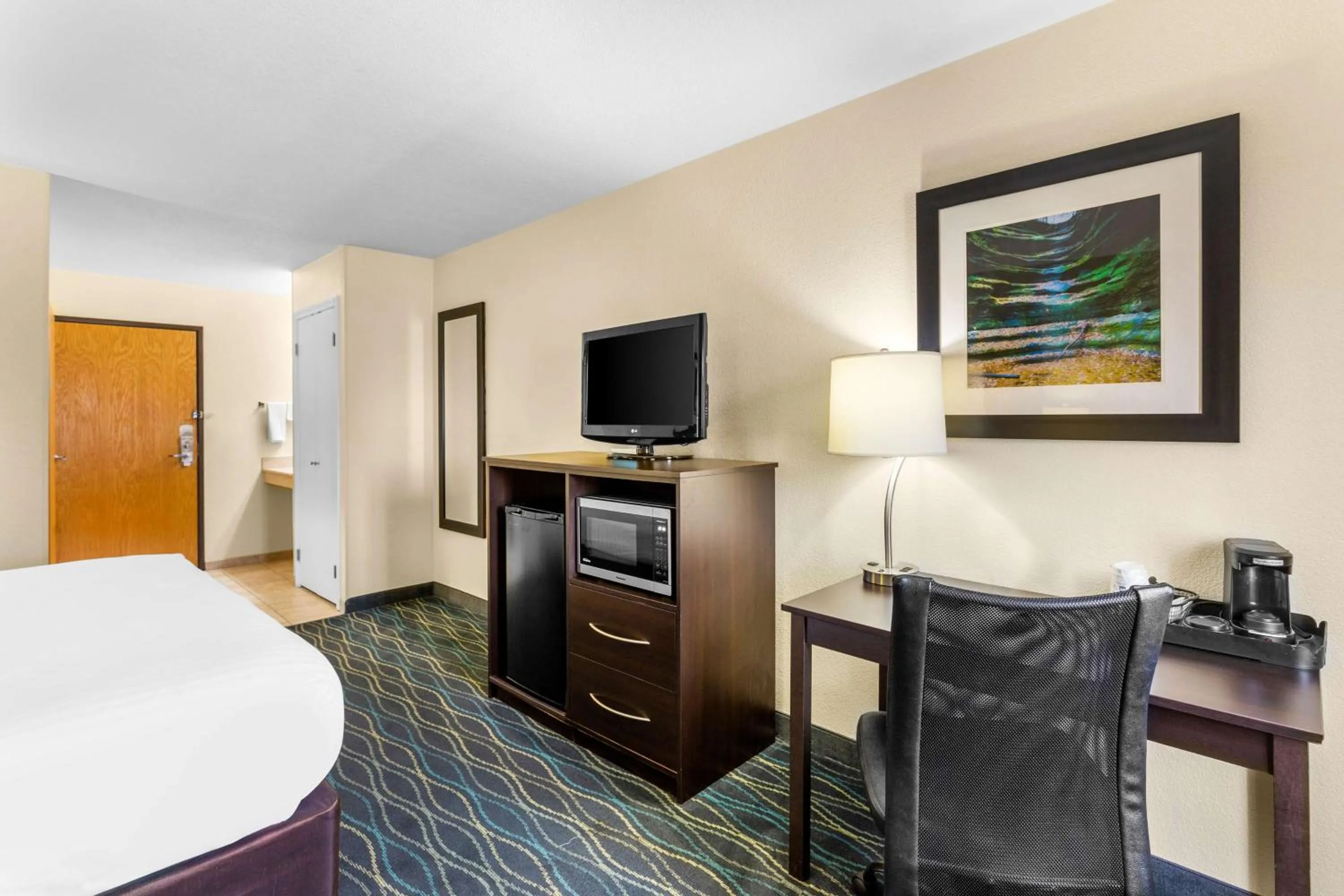 Bedroom, Bed in Best Western Oglesby Inn