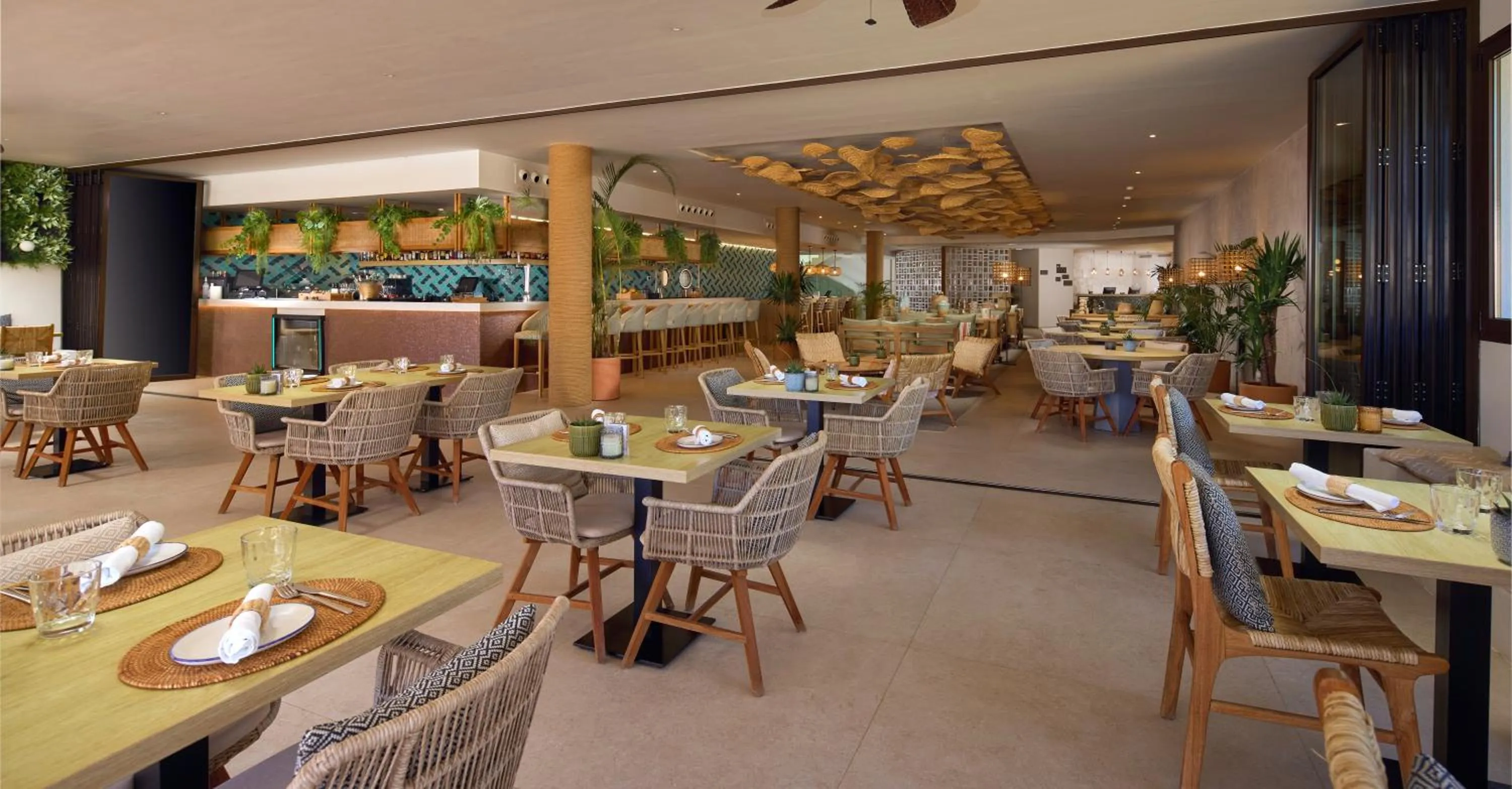 Restaurant/places to eat in Cala San Miguel Ibiza Resort, Adults only, Curio Collection by Hilton