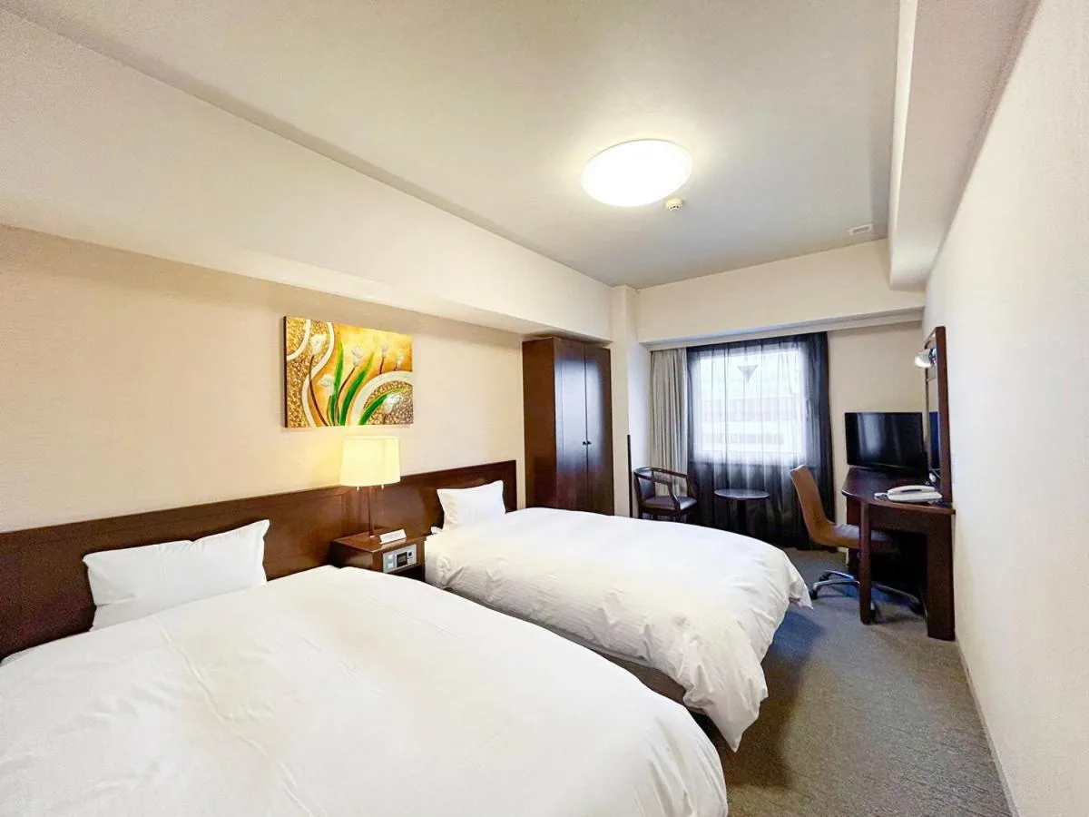 Twin Room - single occupancy - Non-Smoking in Hotel Route-Inn Hirosaki Ekimae