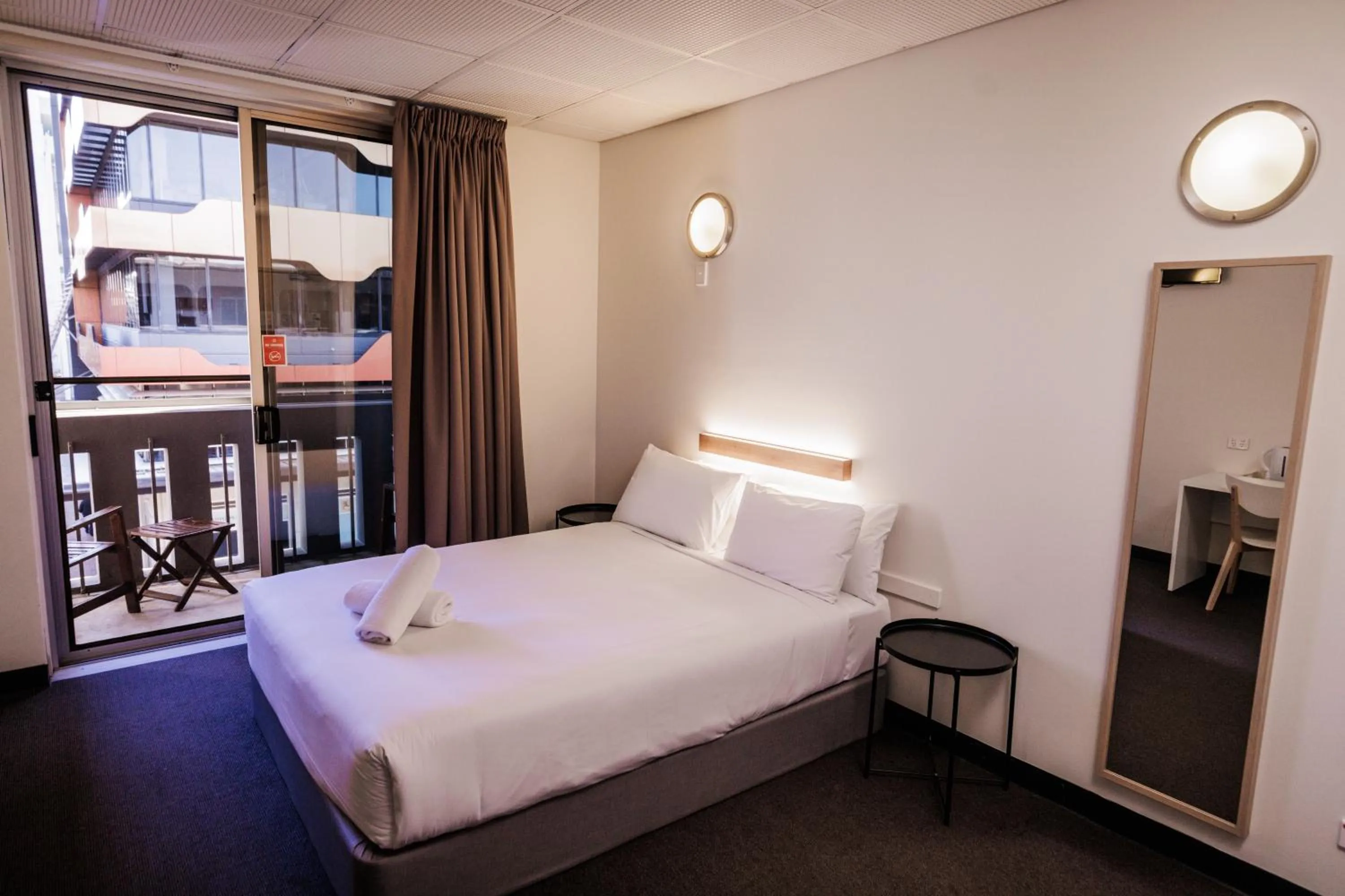 Bed in YHA Adelaide Central