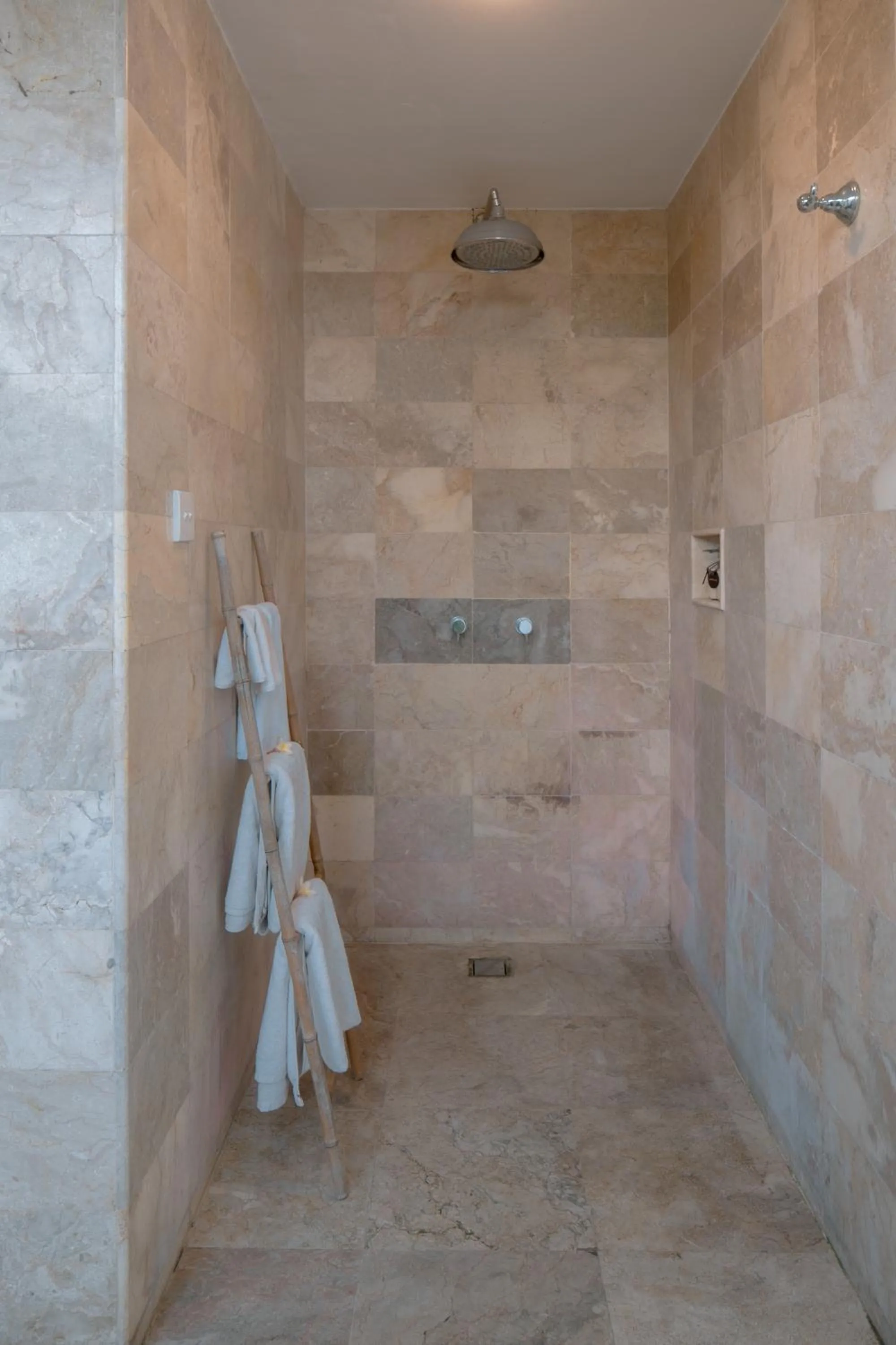 Shower in Villa Puri Balangan