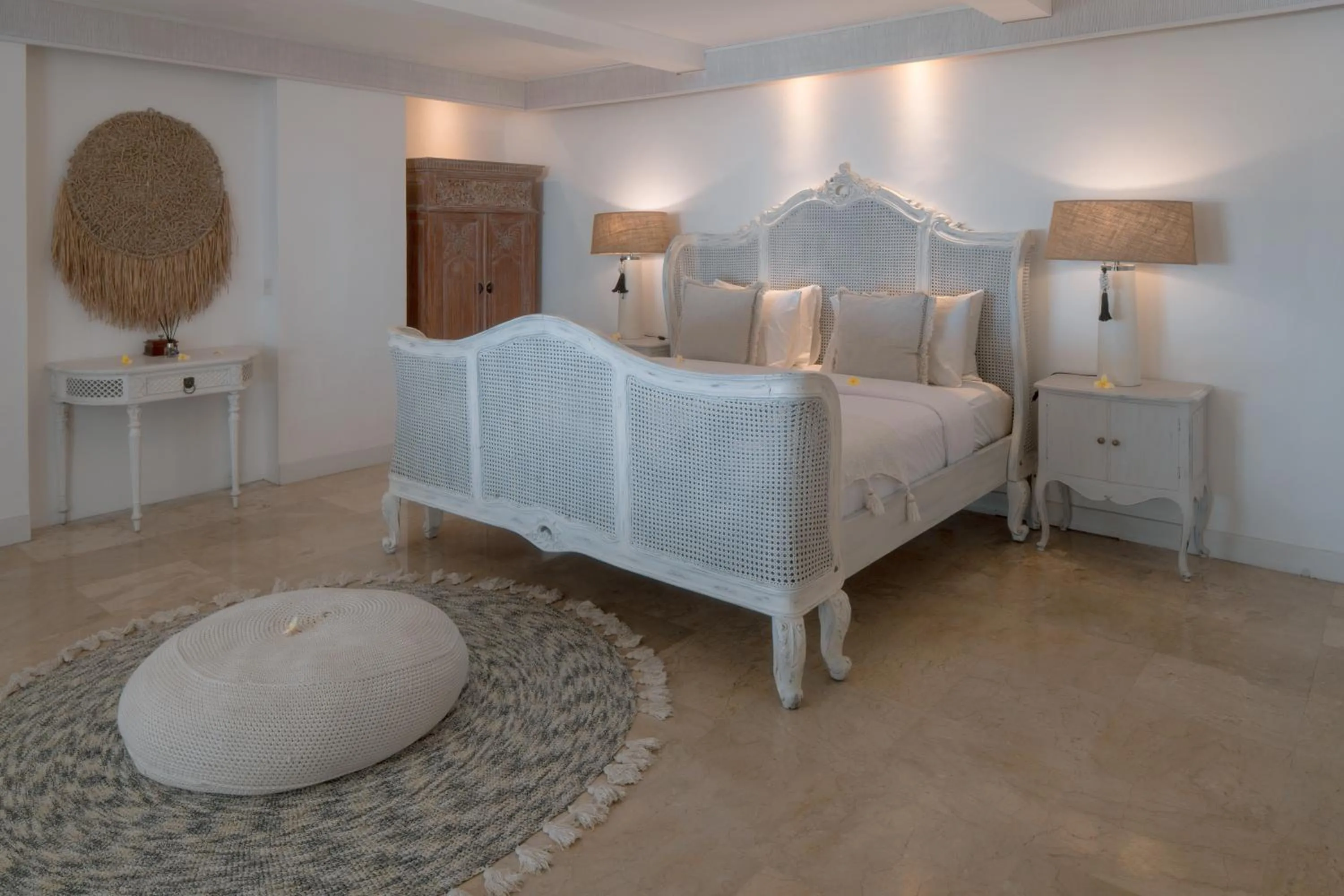 Photo of the whole room, Bed in Villa Puri Balangan