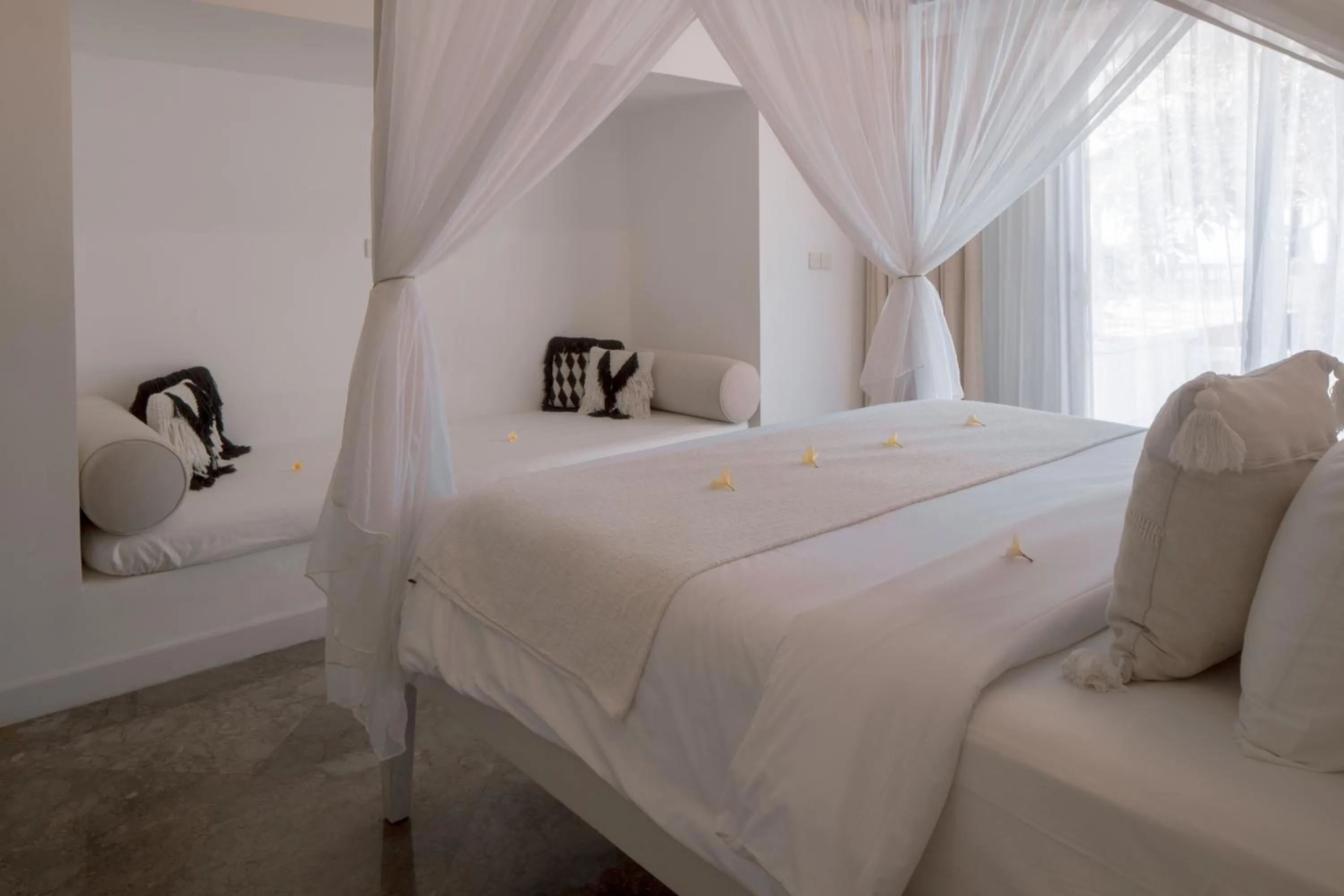 Photo of the whole room, Bed in Villa Puri Balangan