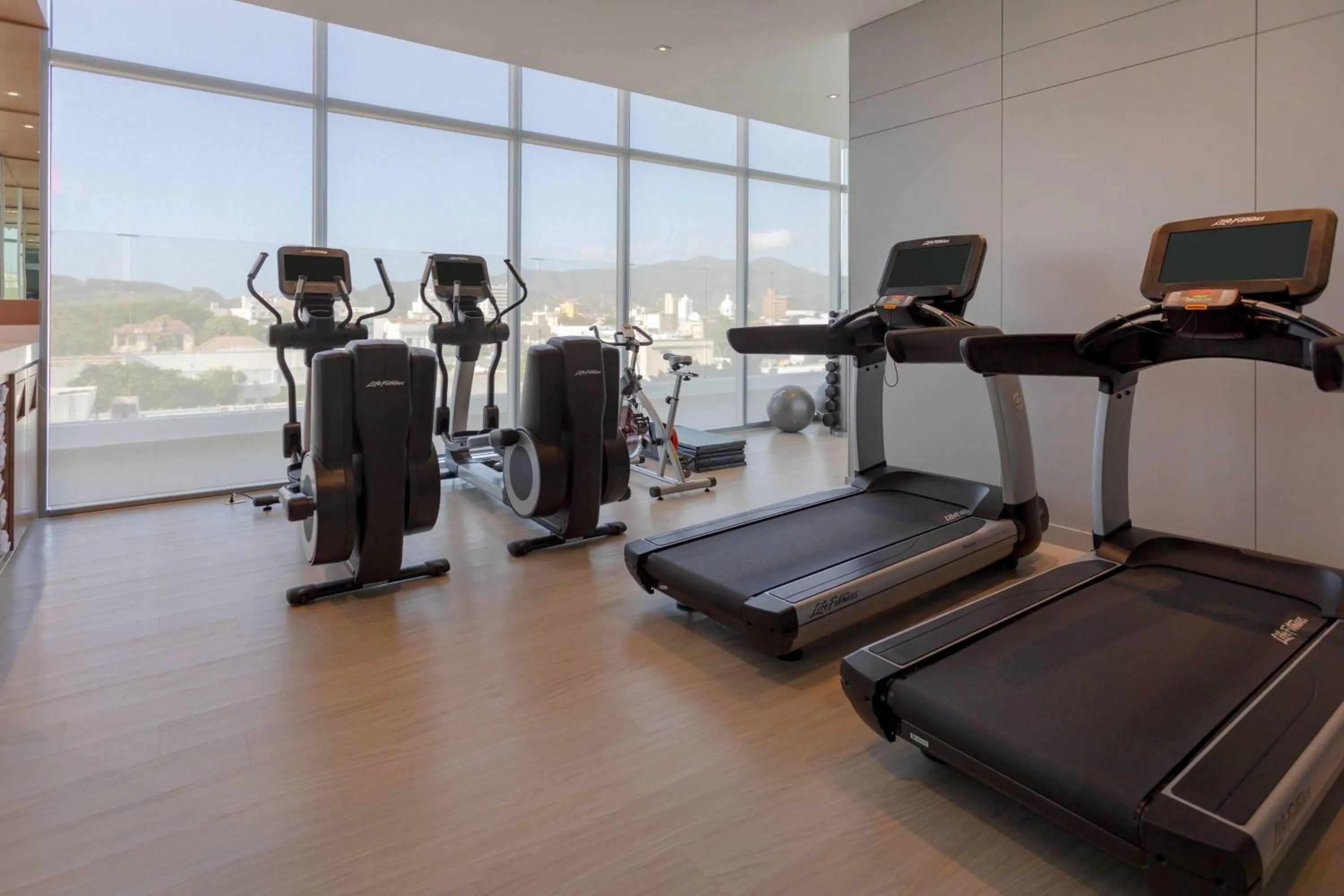 Fitness centre/facilities in AC Hotel By Marriott Santa Marta