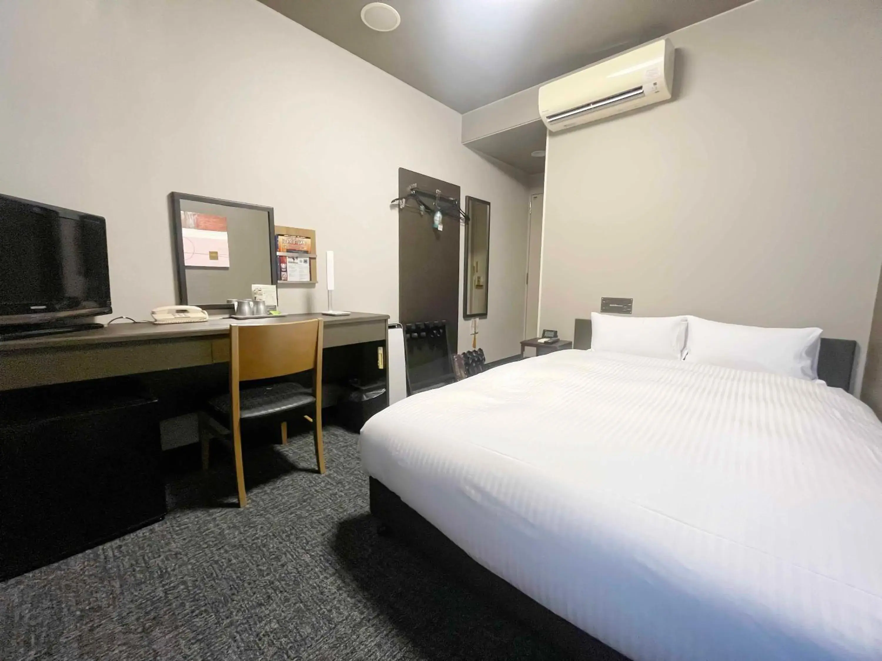 Photo of the whole room, Bed in Route Inn Grantia Naha Photo of the whole room, Bed in Route Inn Grantia Naha