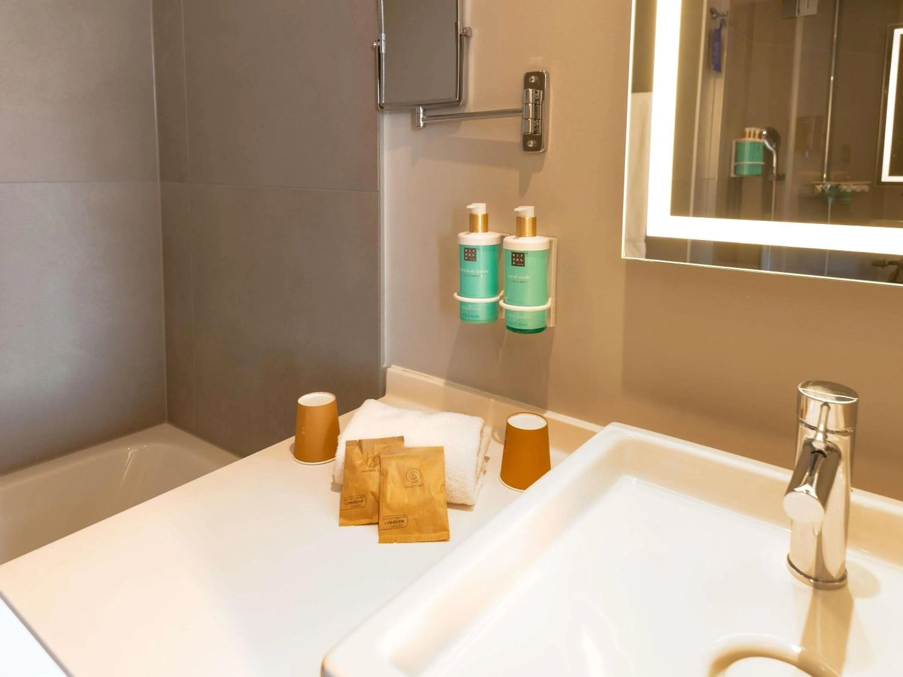 Bedroom in Novotel Suites Colmar Centre