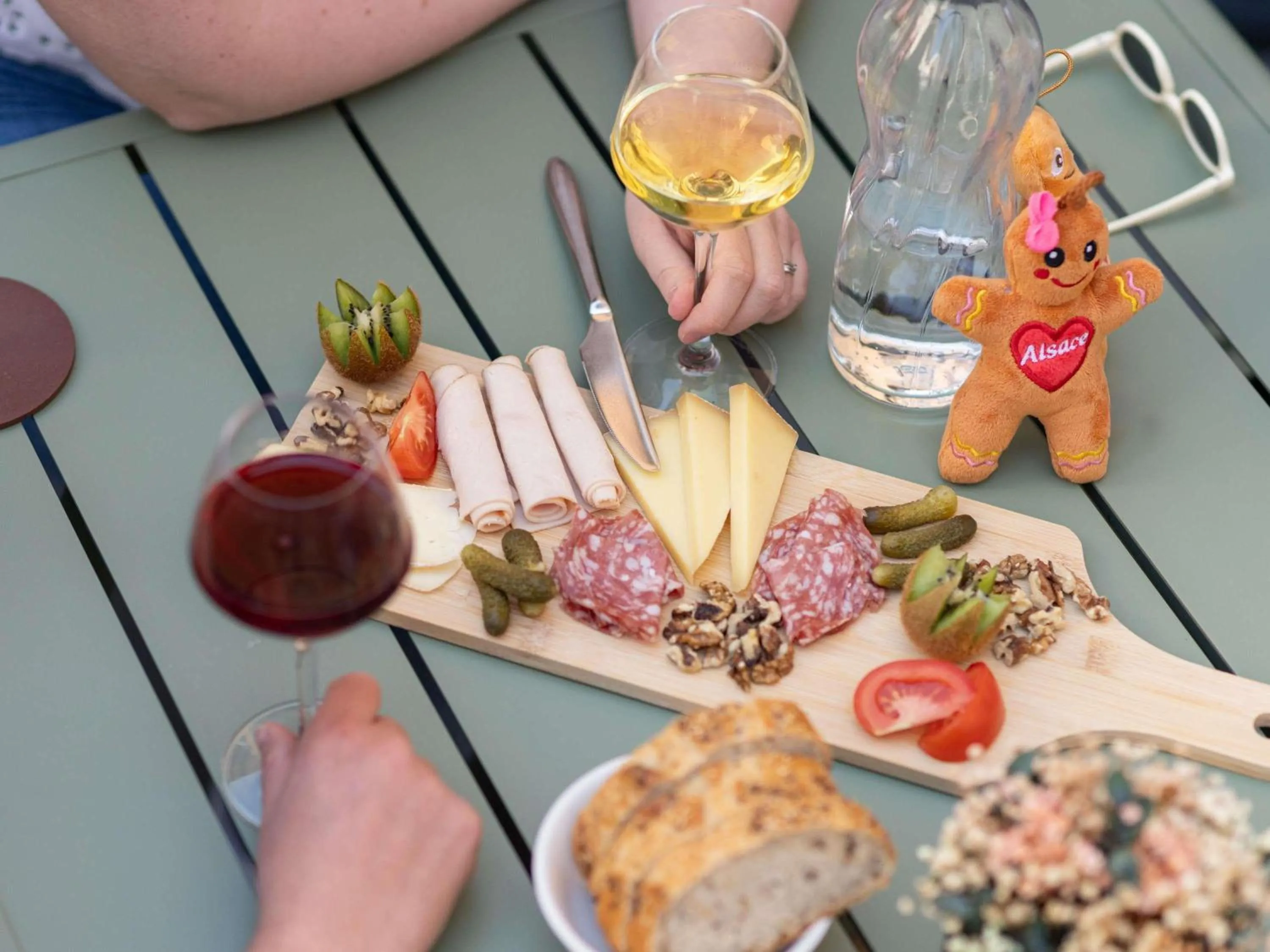 Lounge or bar in Novotel Suites Colmar Centre