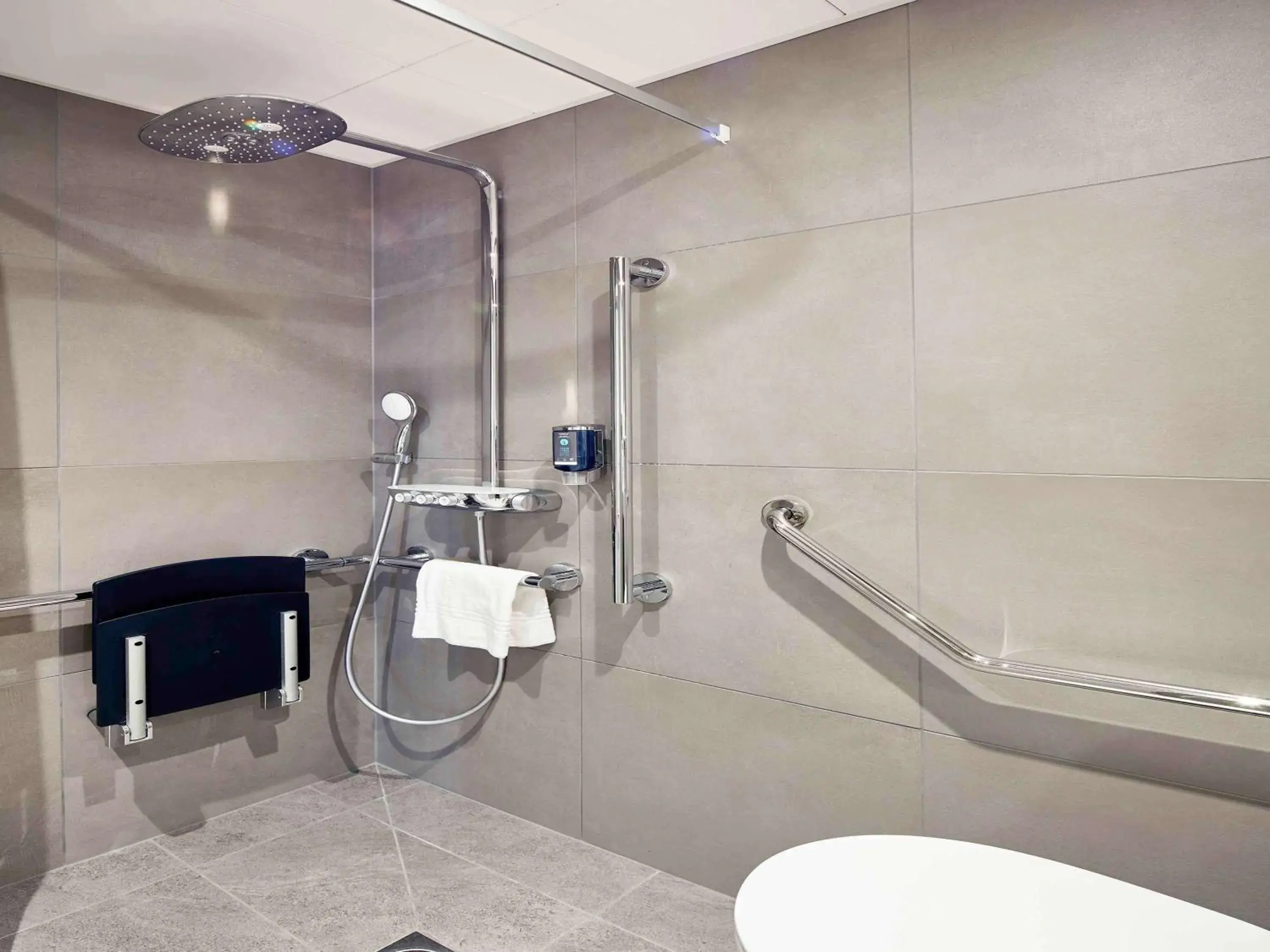 Bathroom in Novotel Suites Colmar Centre Bathroom in Novotel Suites Colmar Centre