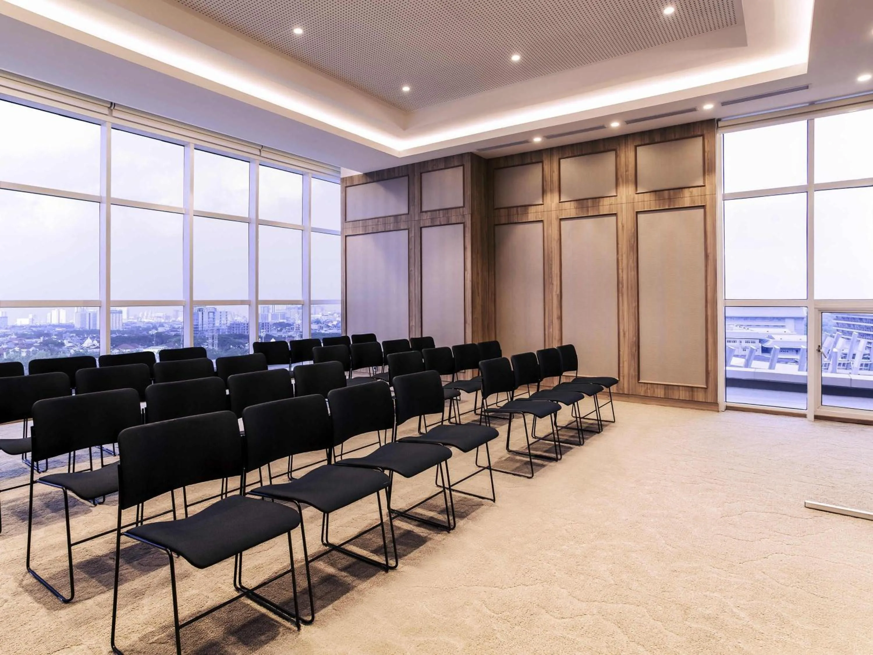 Meeting/conference room in Mercure Jakarta Pantai Indah Kapuk