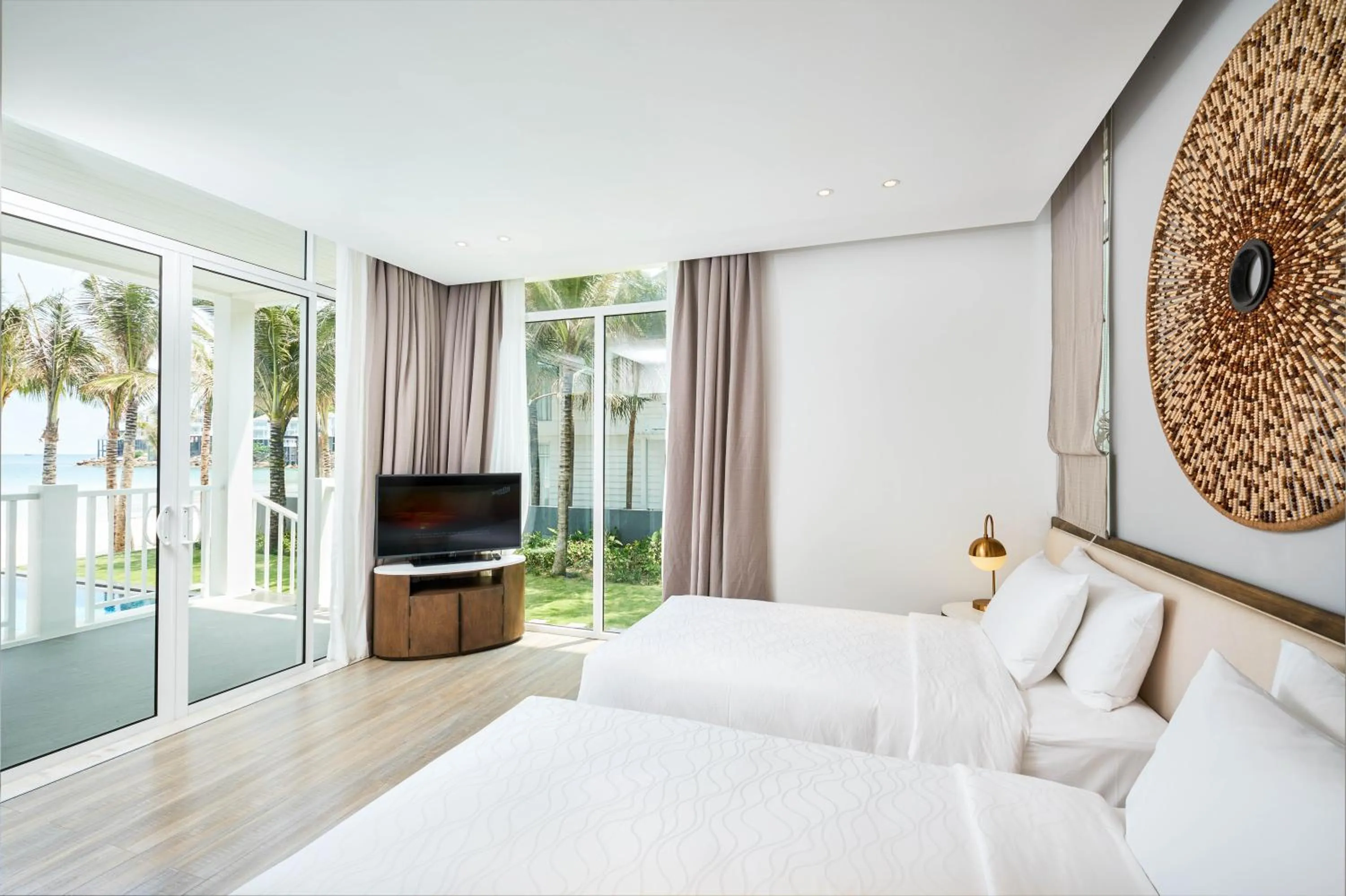 Communal lounge/ TV room, Bed in Premier Village Phu Quoc Resort Managed by Accor