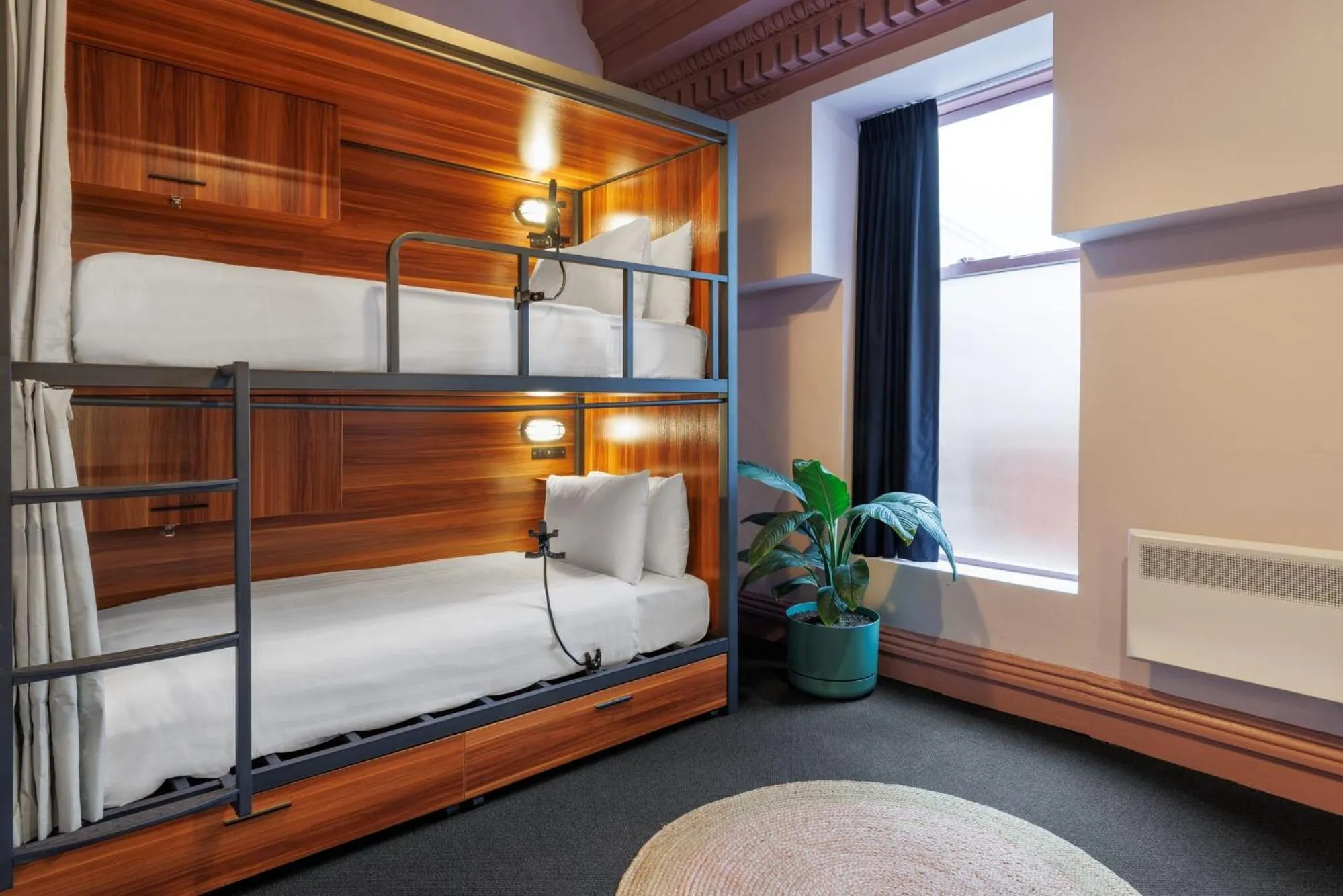 bunk bed, Bed in Roamer St Kilda