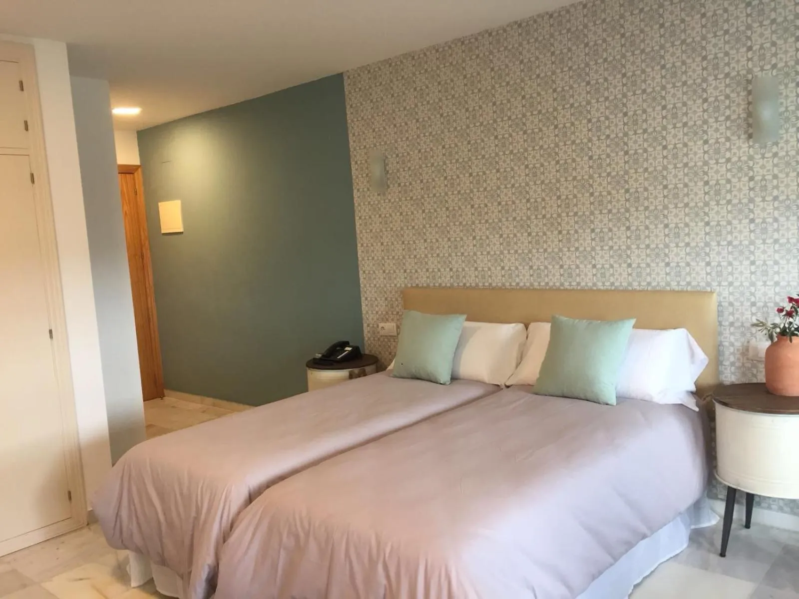 Photo of the whole room, Bed in Hotel Nómadas