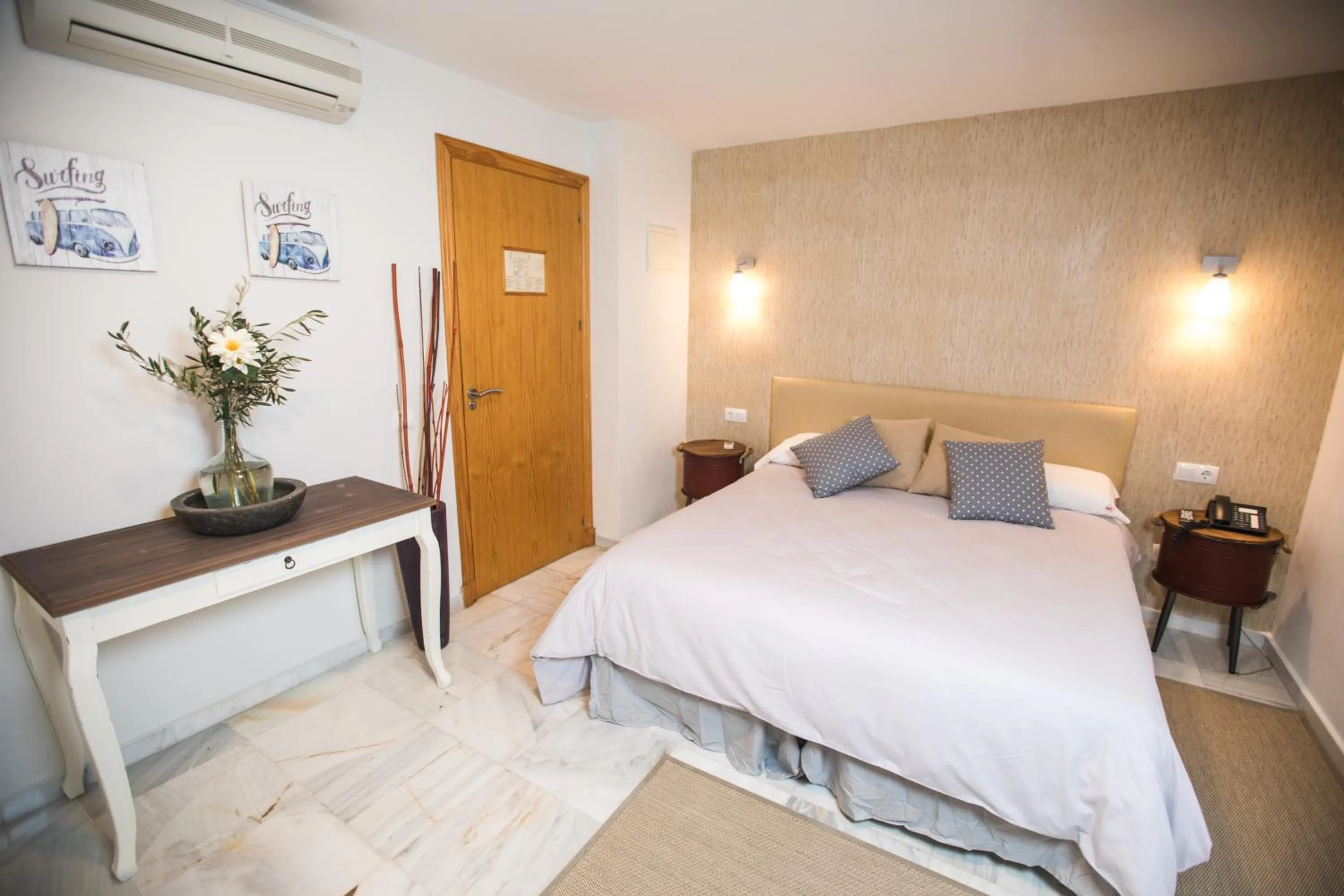 Photo of the whole room, Bed in Hotel Nómadas