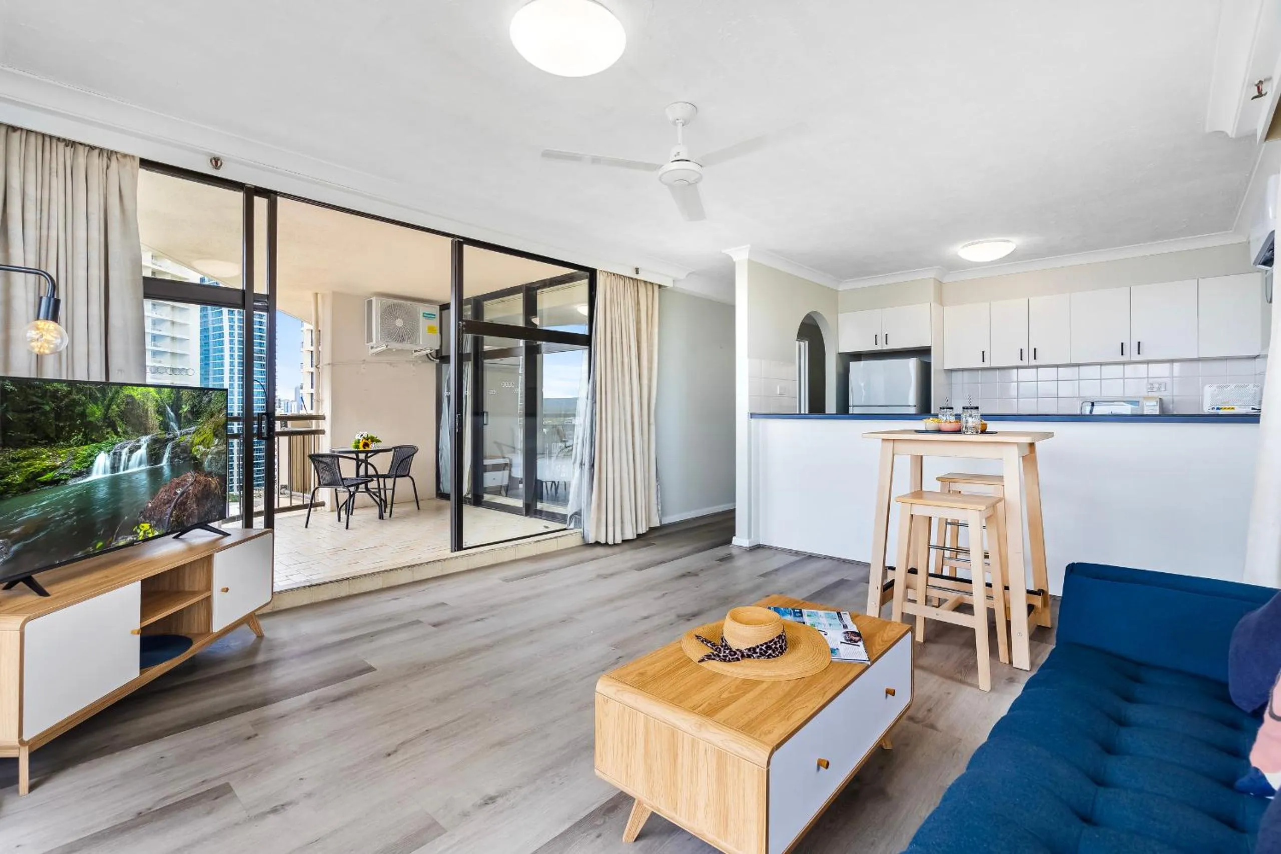 Living room in Beachcomber Resort - Official