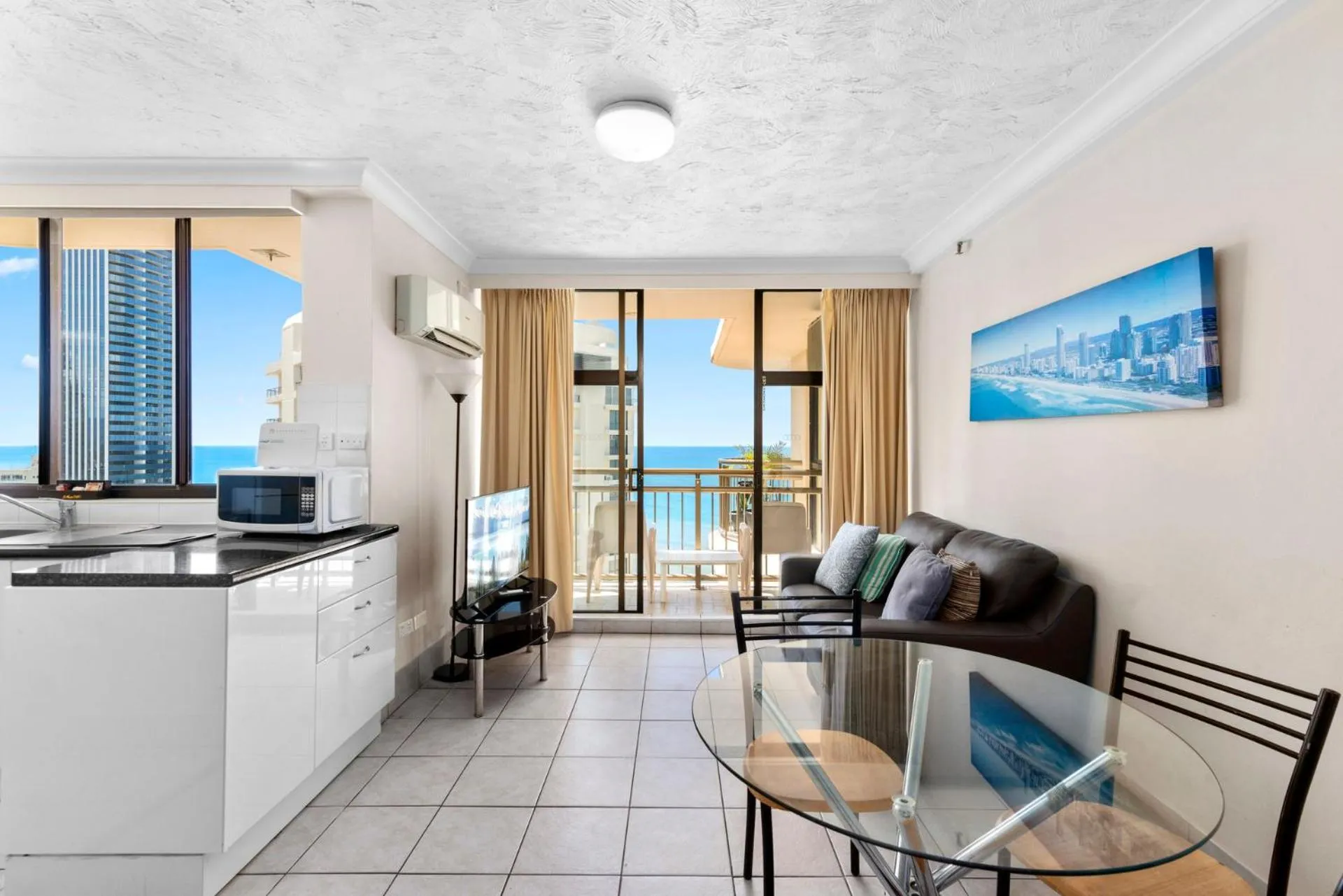 Living room in Beachcomber Resort - Official