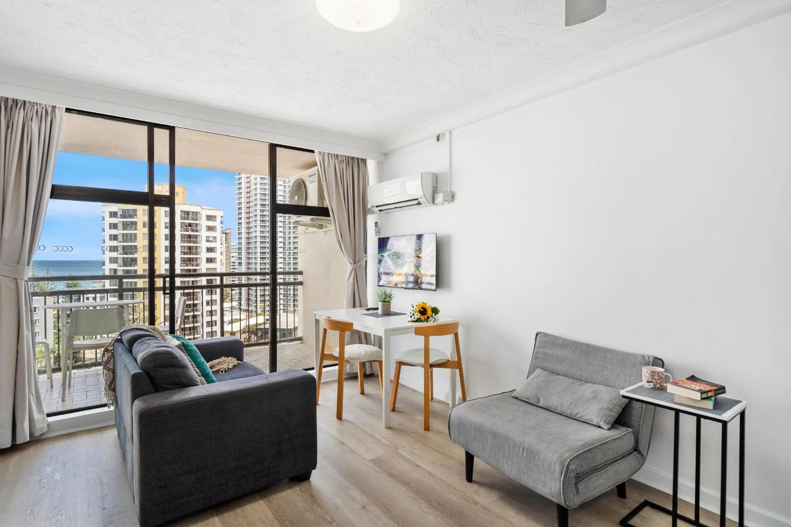 Living room in Beachcomber Resort - Official