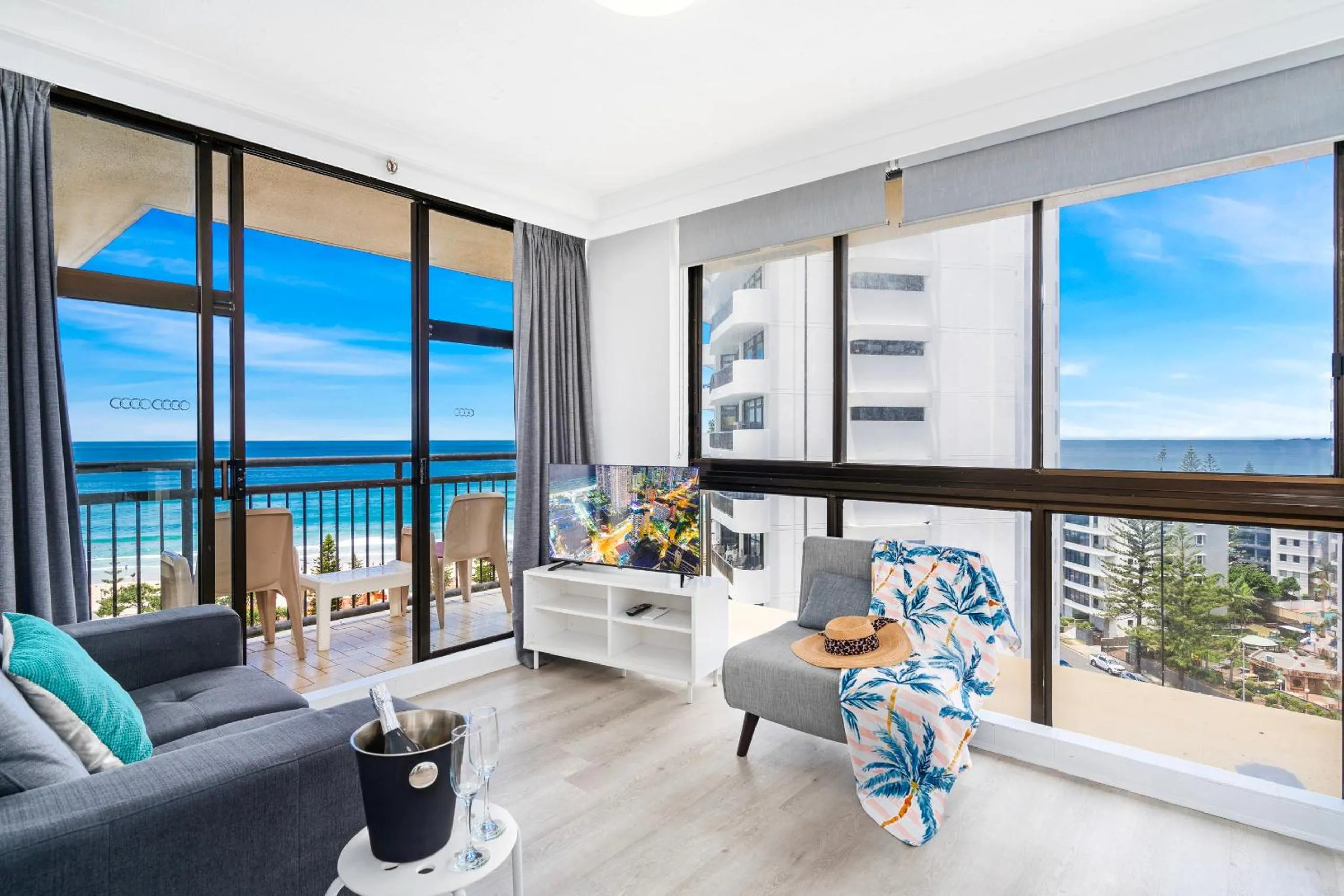 Balcony/Terrace in Beachcomber Resort - Official