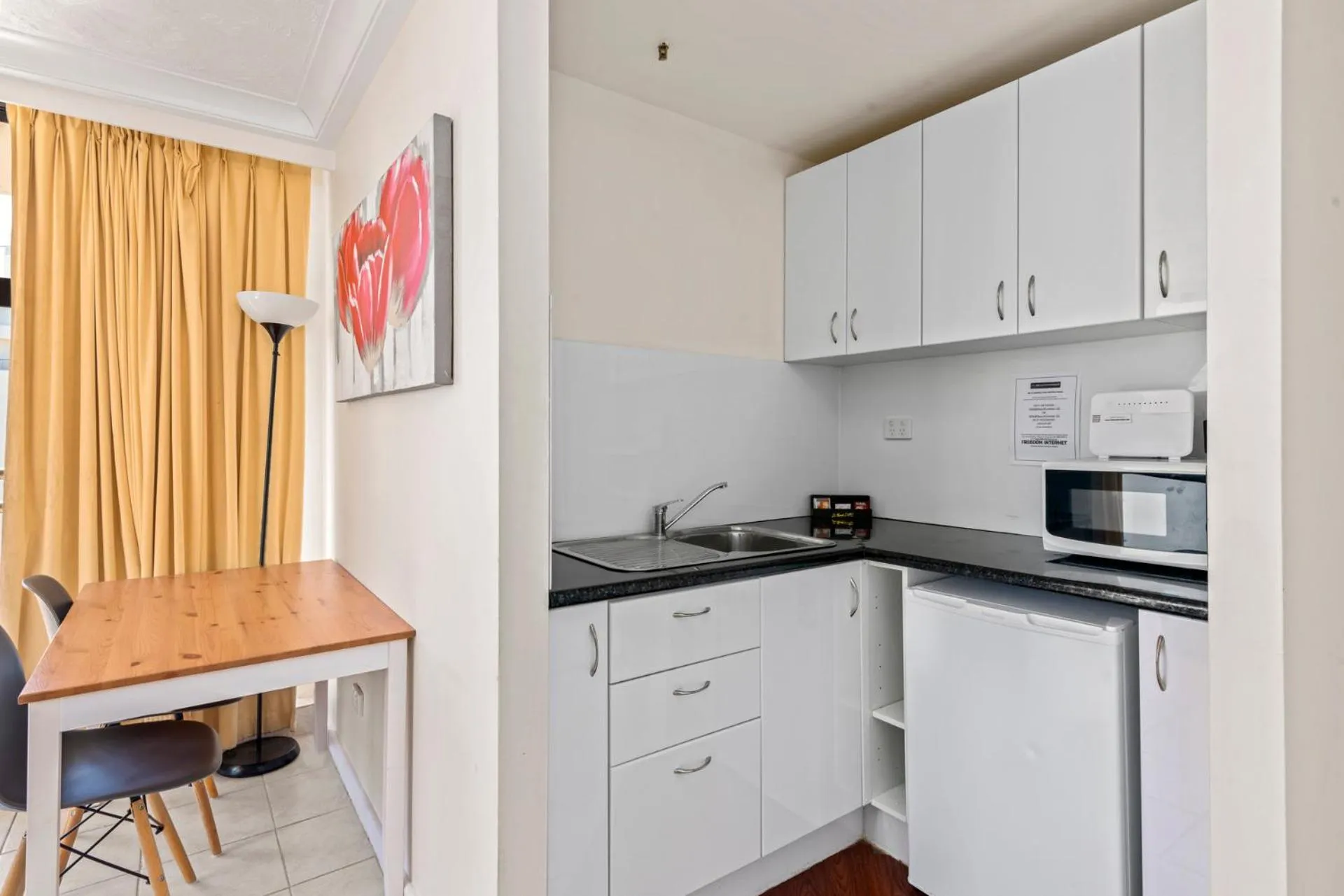 Kitchen or kitchenette in Beachcomber Resort - Official