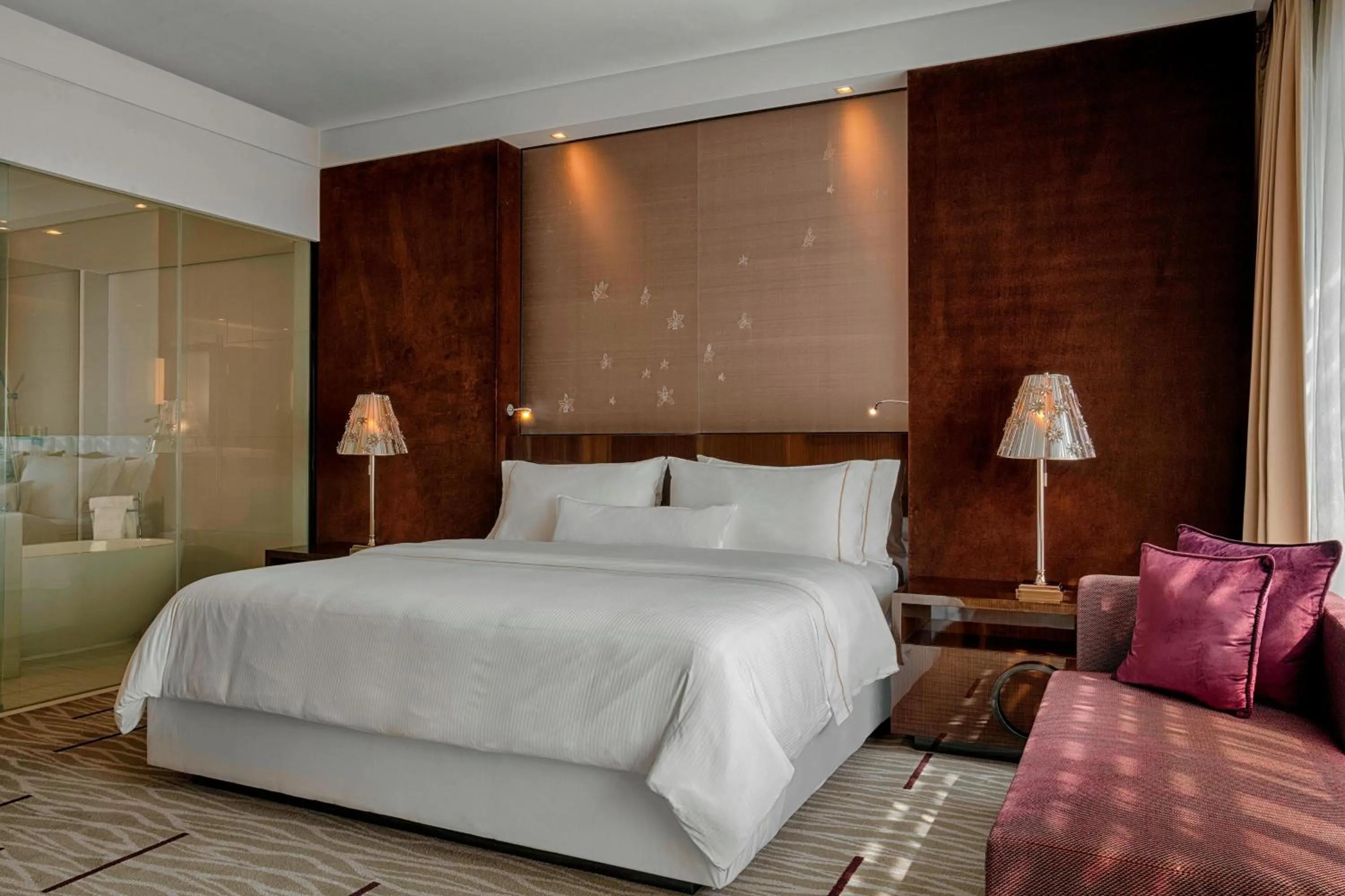 Photo of the whole room, Bed in The Westin City Centre Bahrain