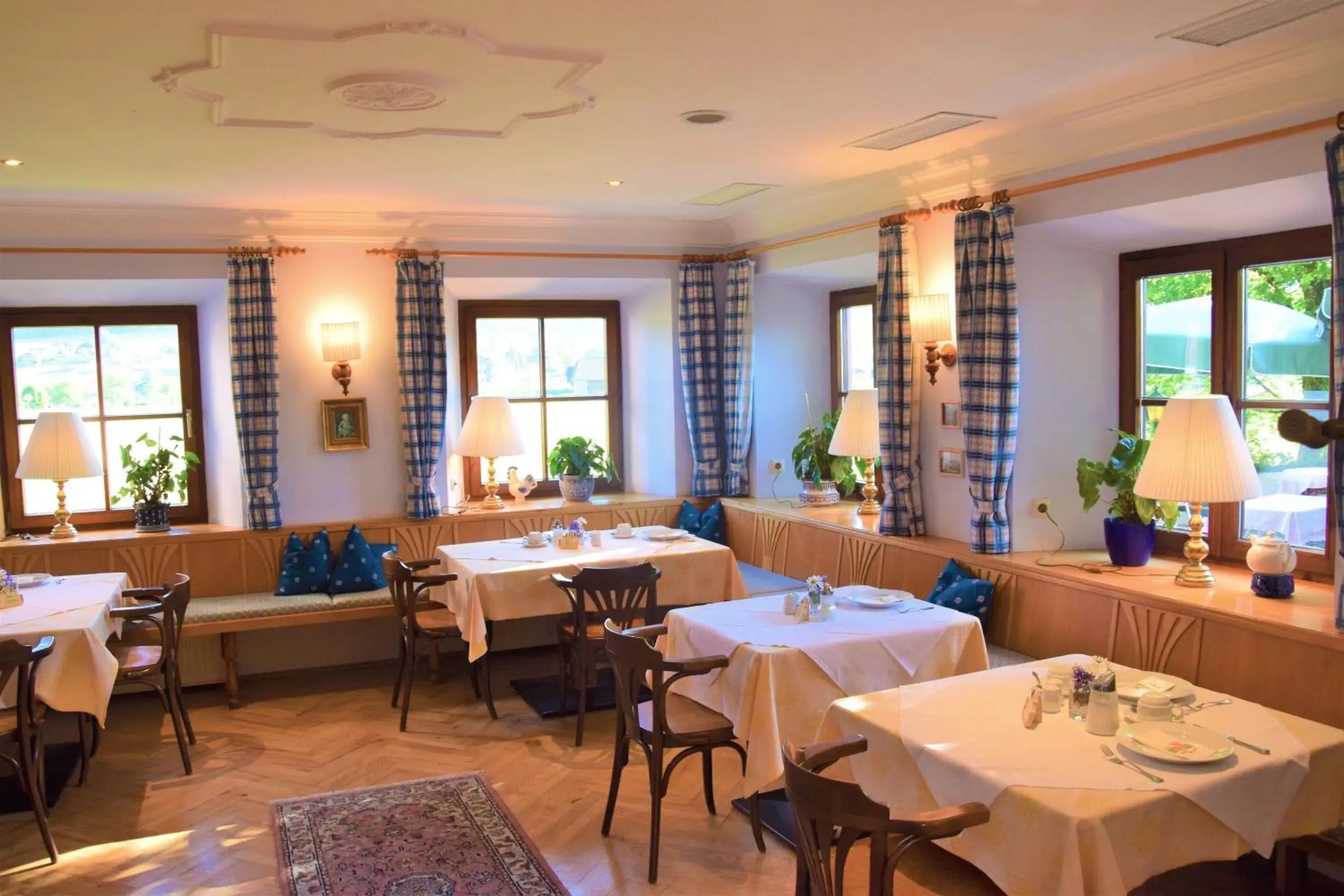 Restaurant/Places to Eat in Seehotel Huber