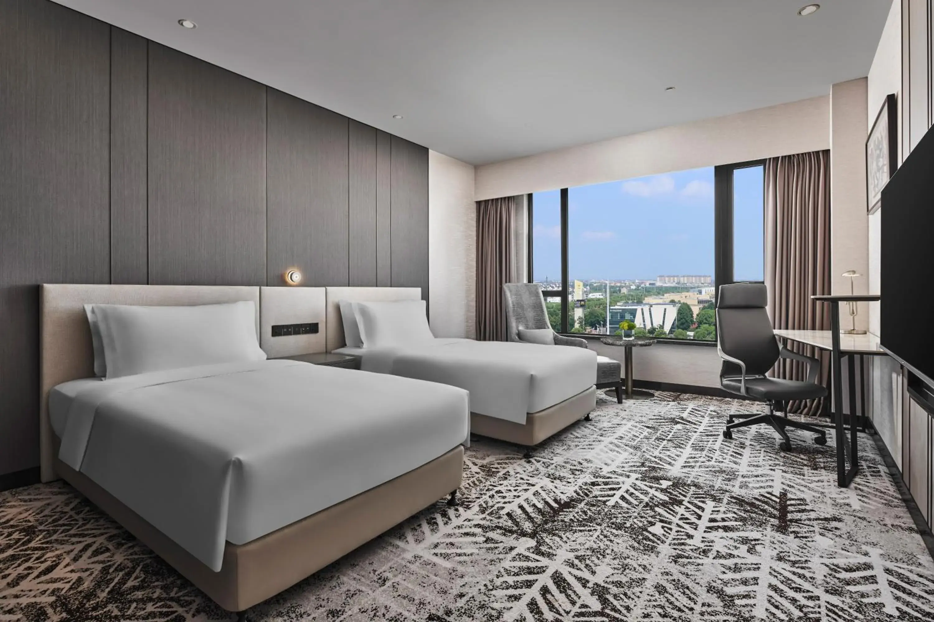 Standard Twin Room with Lounge Access in Crowne Plaza Shanghai Jinshan by IHG Standard Twin Room with Lounge Access in Crowne Plaza Shanghai Jinshan by IHG