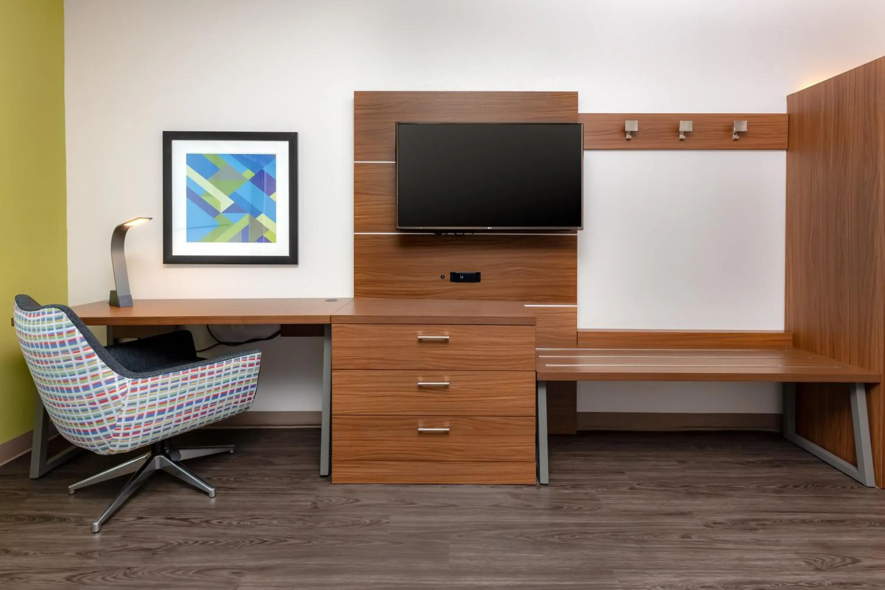 Photo of the whole room in Holiday Inn Express Calhoun South by IHG Photo of the whole room in Holiday Inn Express Calhoun South by IHG