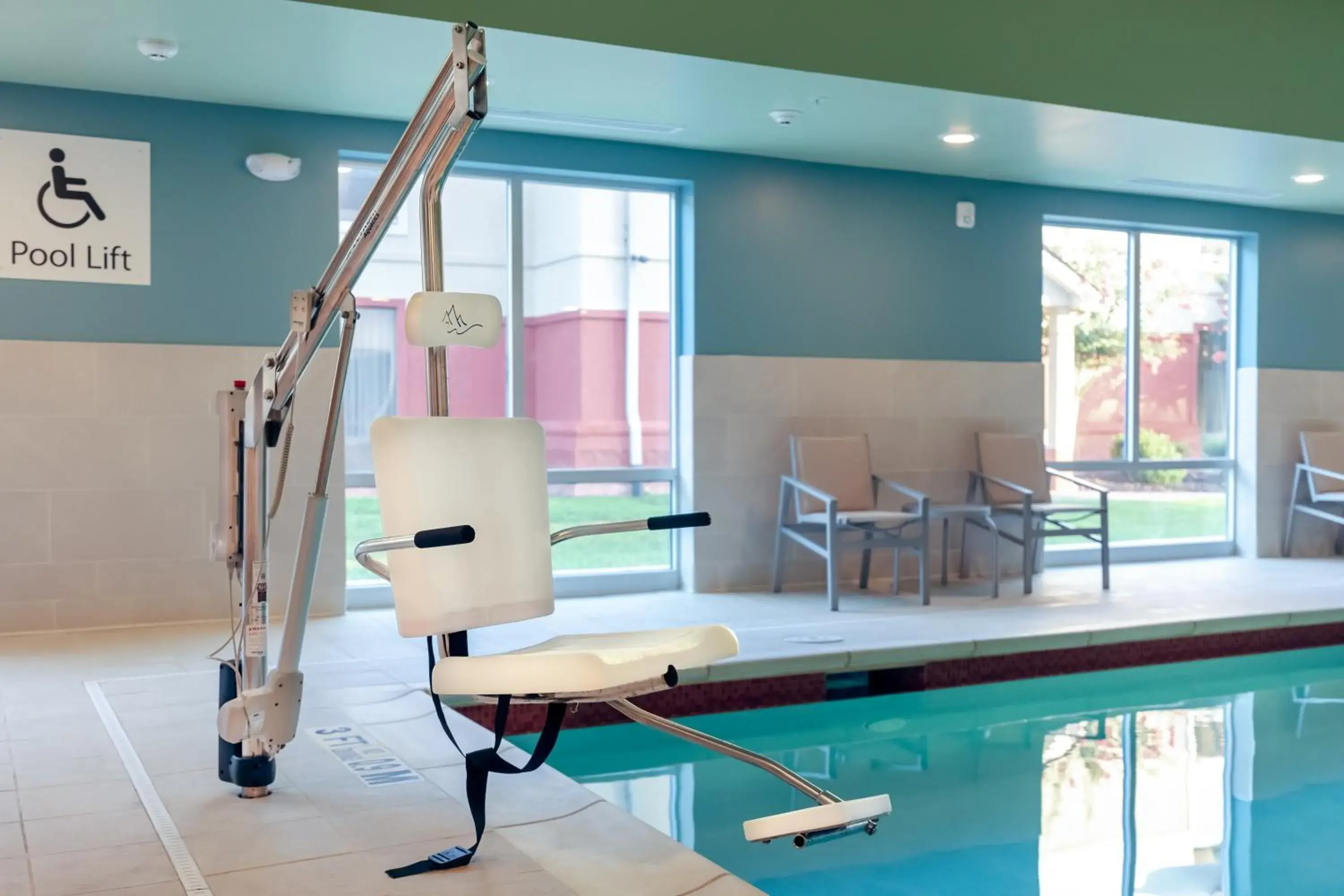 Swimming pool in Holiday Inn Express Calhoun South by IHG Swimming pool in Holiday Inn Express Calhoun South by IHG