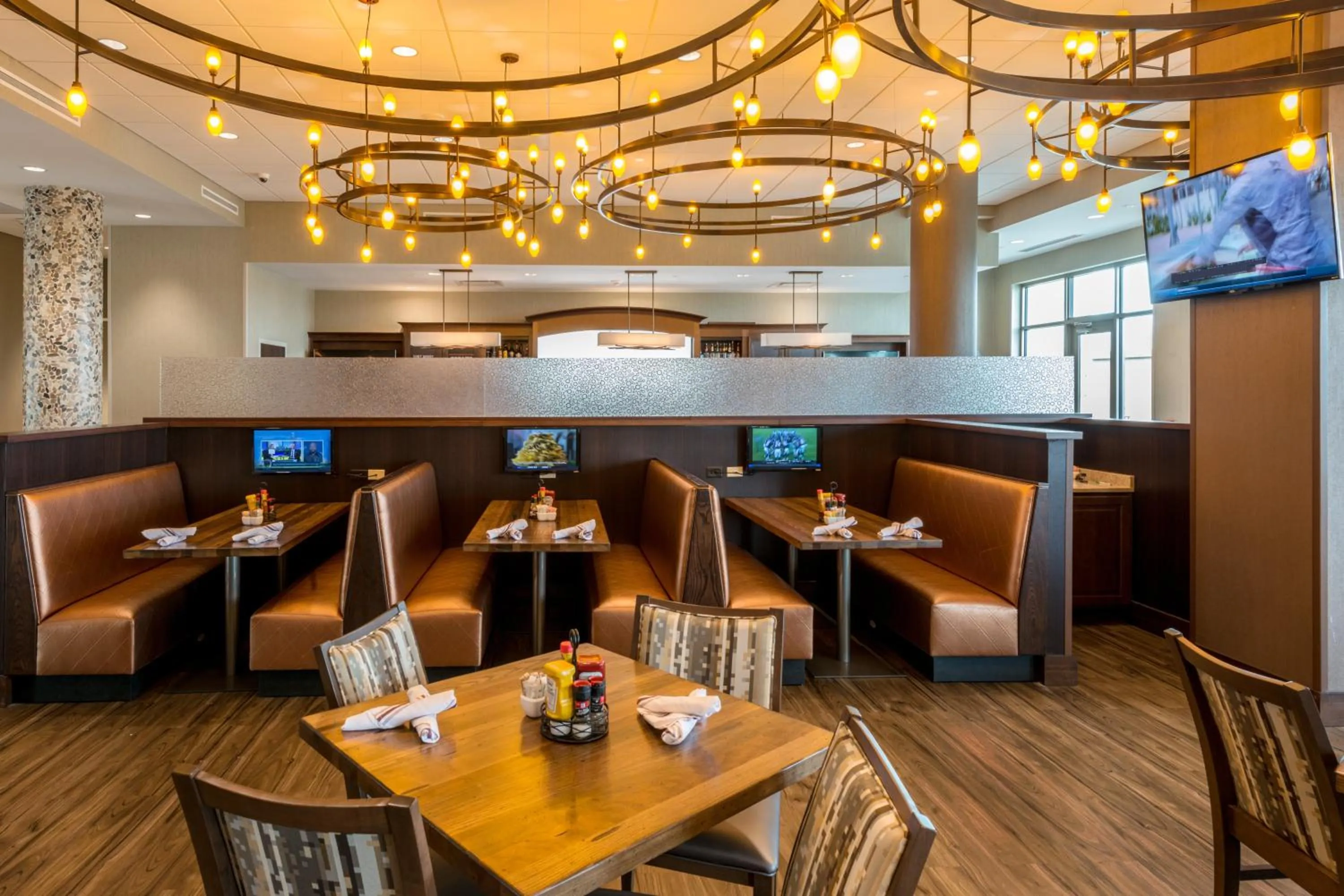 Restaurant/places to eat in Holiday Inn Lexington - Hamburg by IHG