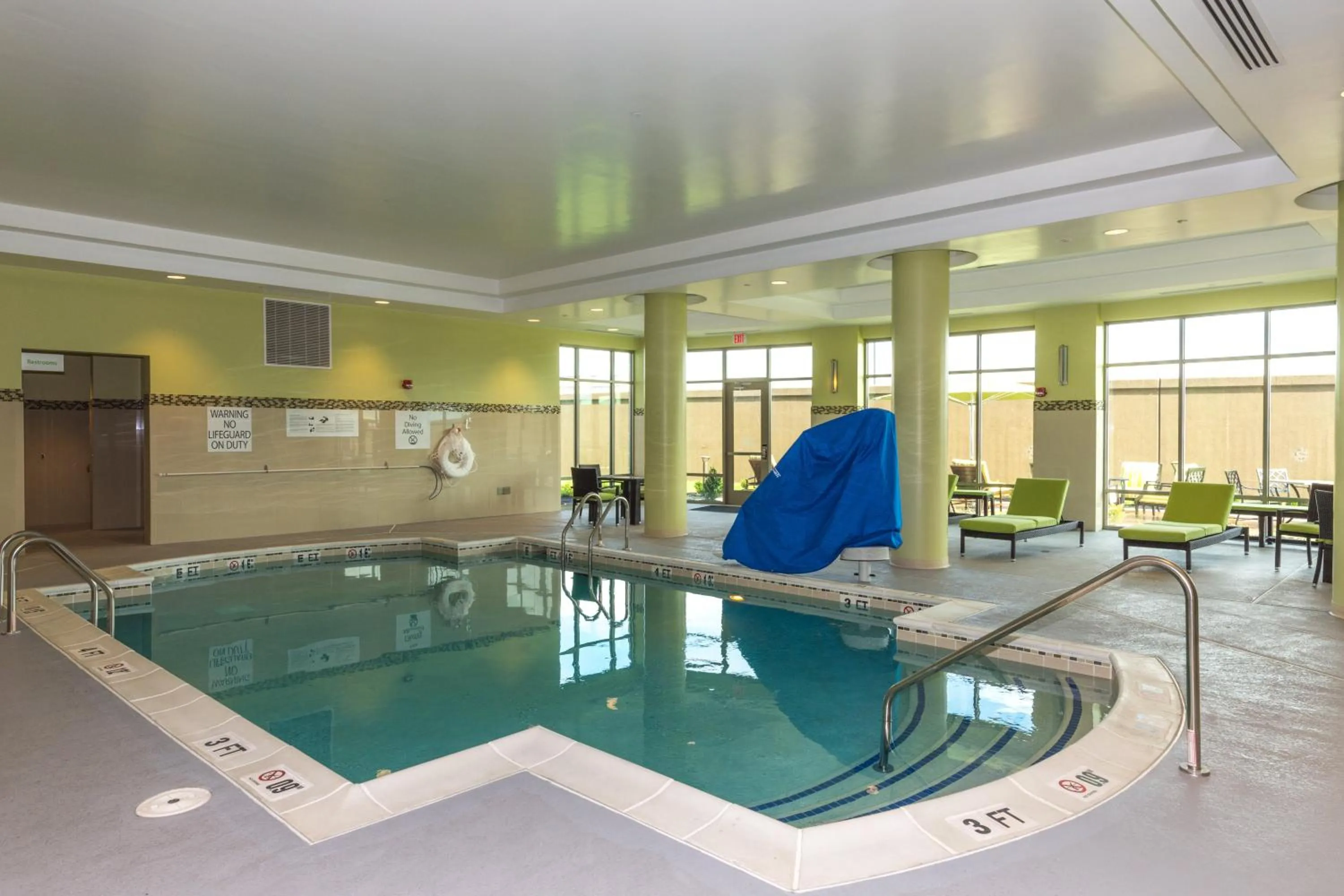 Swimming pool in Holiday Inn Lexington - Hamburg by IHG