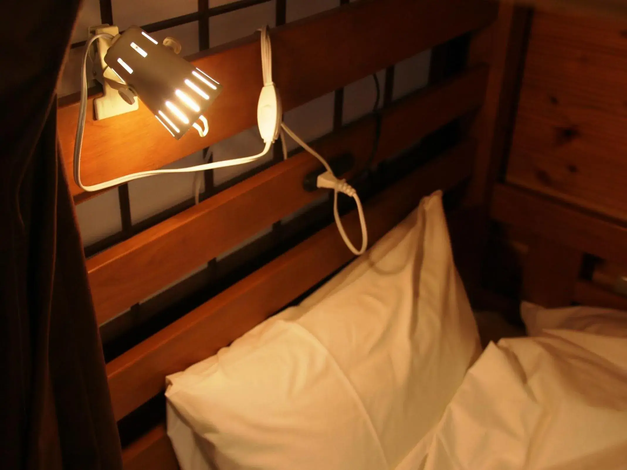 Bed in 8-Bed Mixed Dormitory Room in Iwamura Guest House Yanagiya Bed in 8-Bed Mixed Dormitory Room in Iwamura Guest House Yanagiya