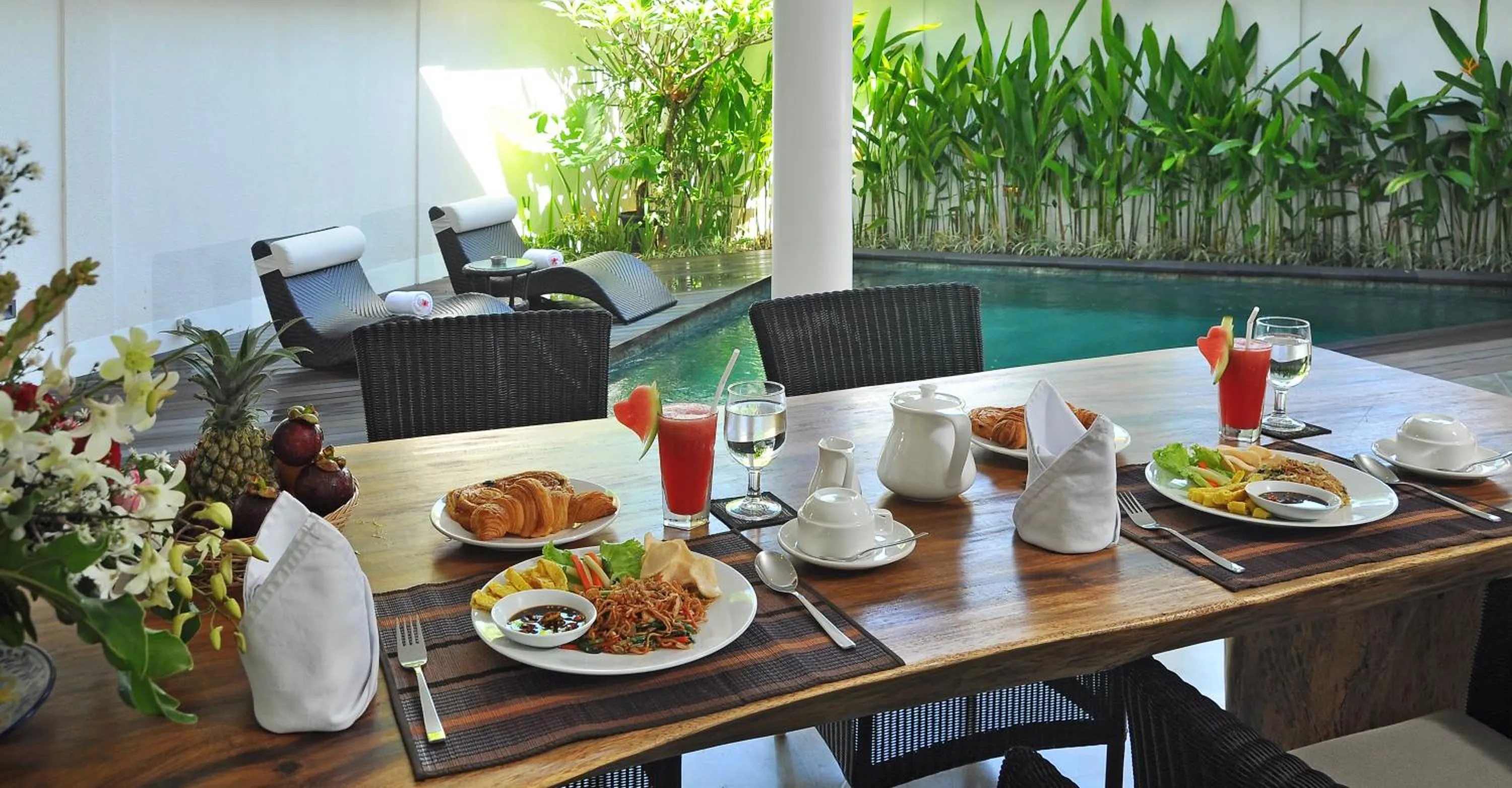 Breakfast in Villa La Sirena by Nagisa Bali