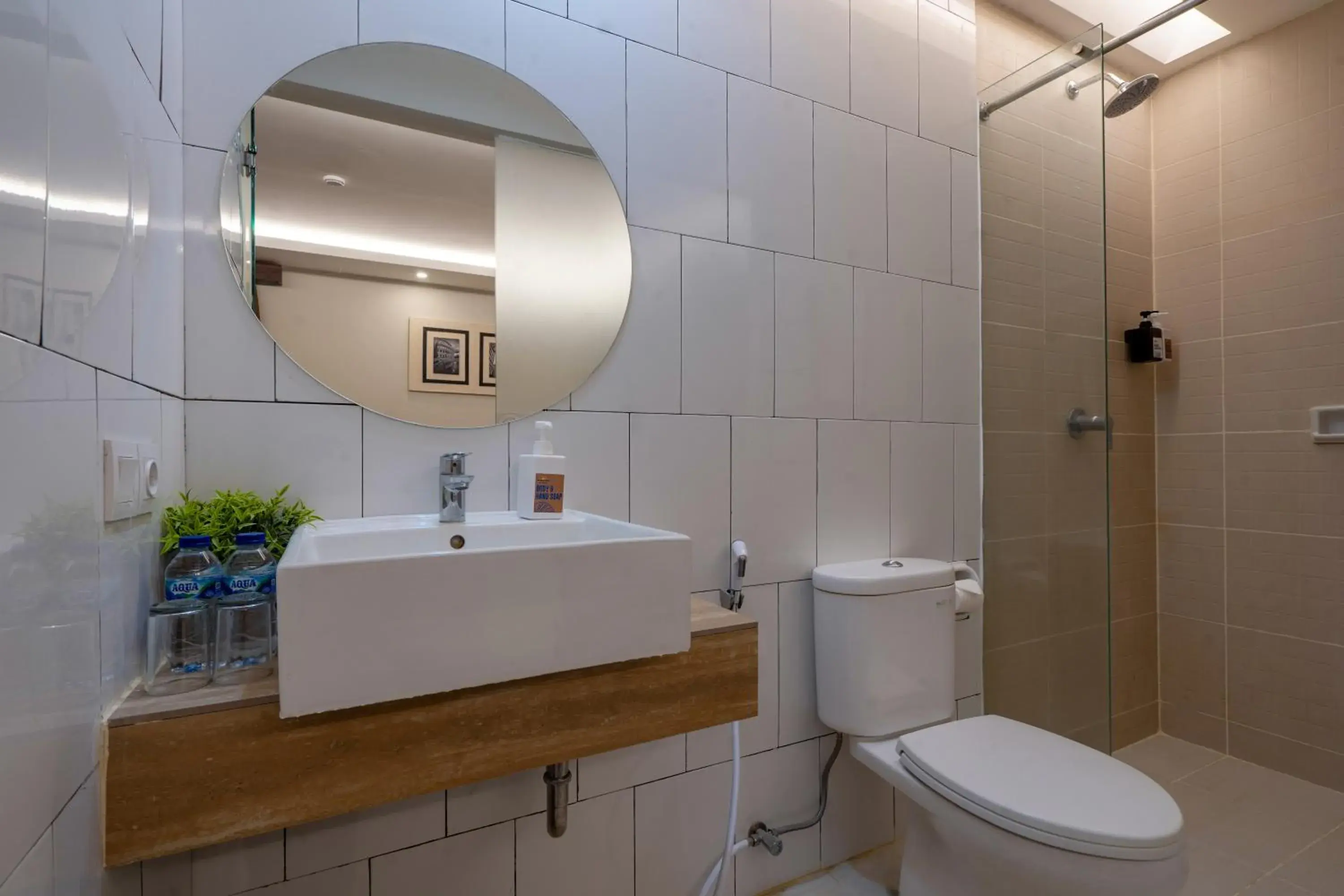 room service, Bathroom in Everyday Hotel Kuta Central