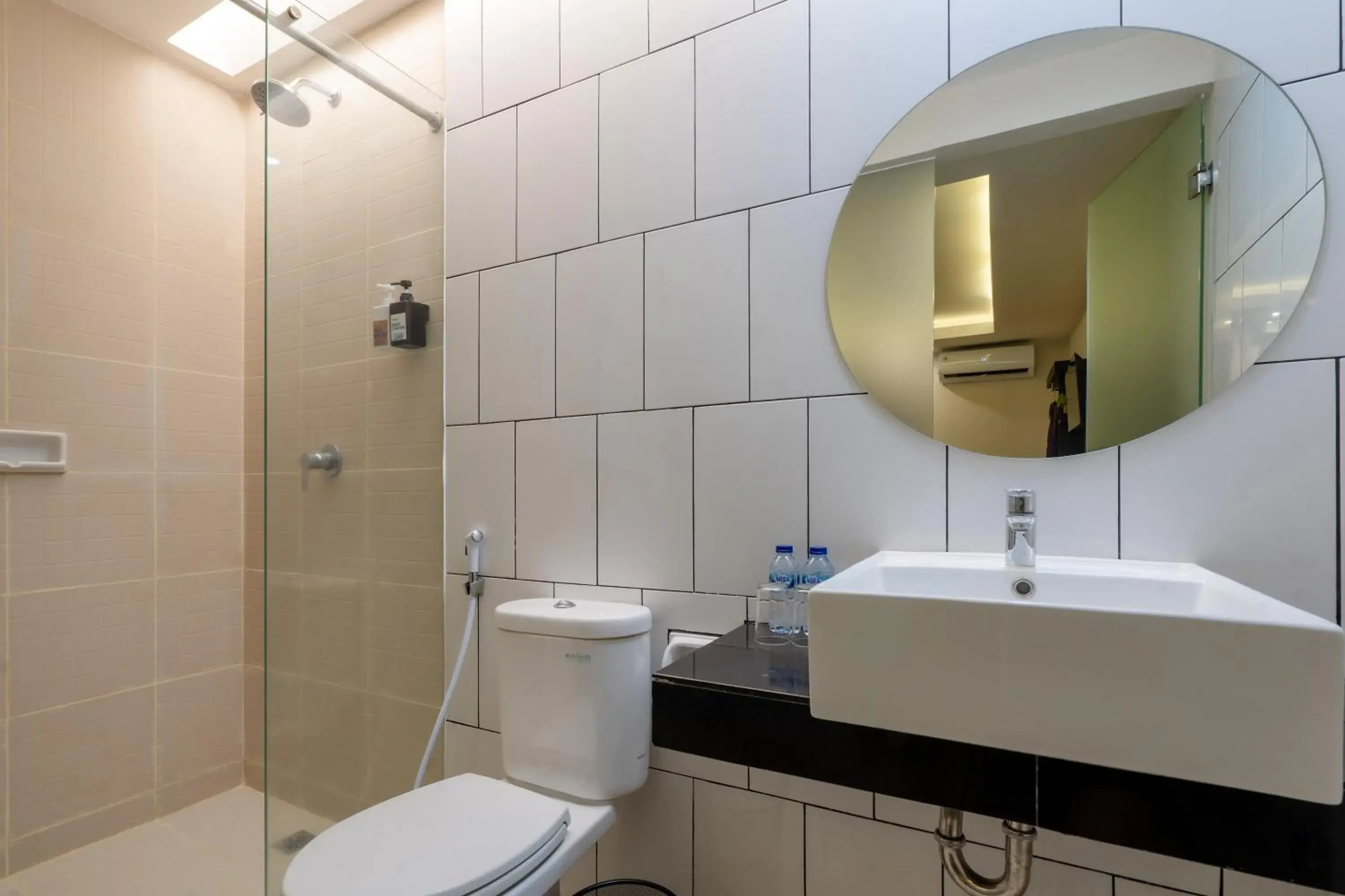 Bathroom in Everyday Hotel Kuta Central