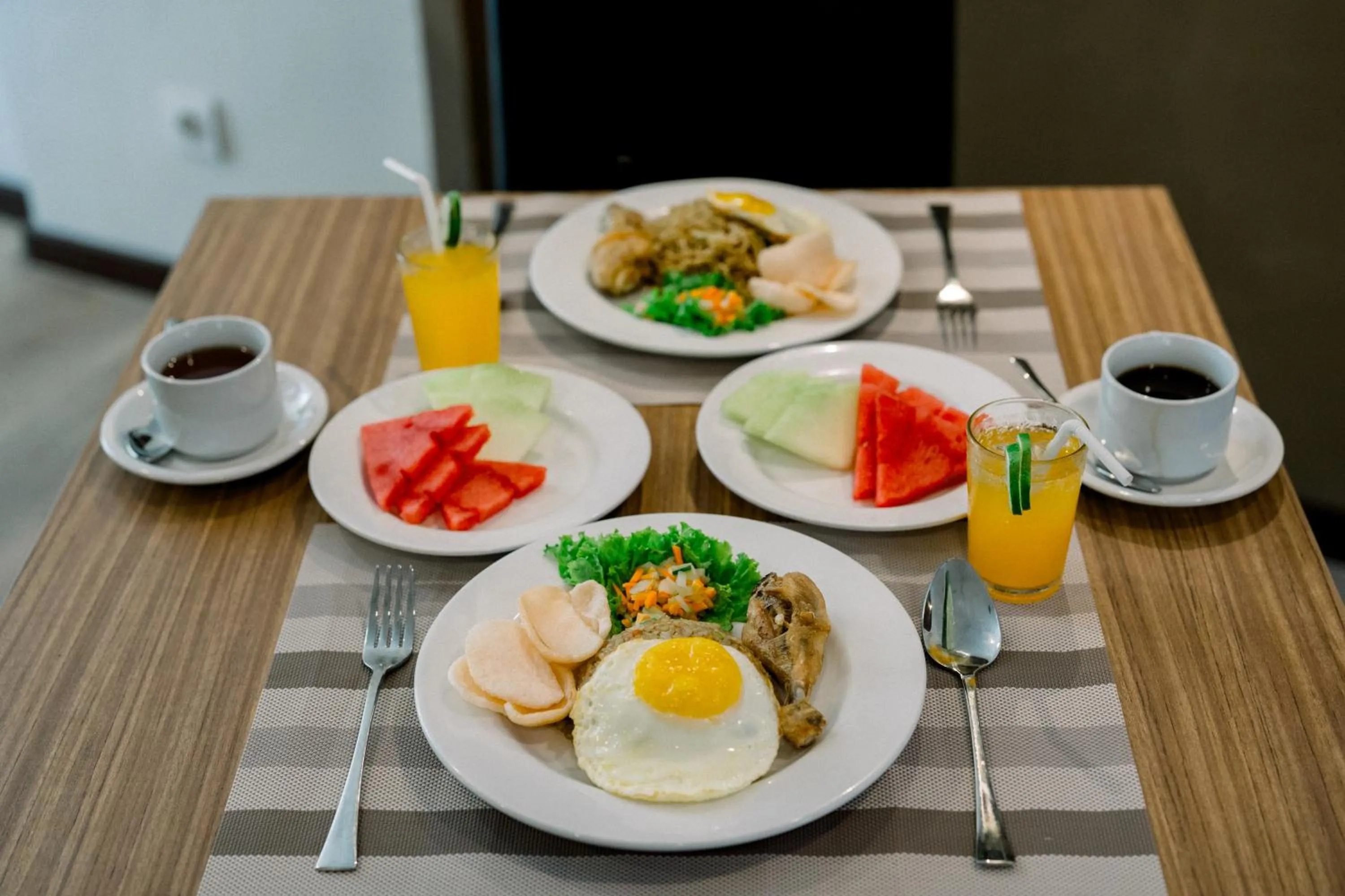 Breakfast in Everyday Hotel Kuta Central