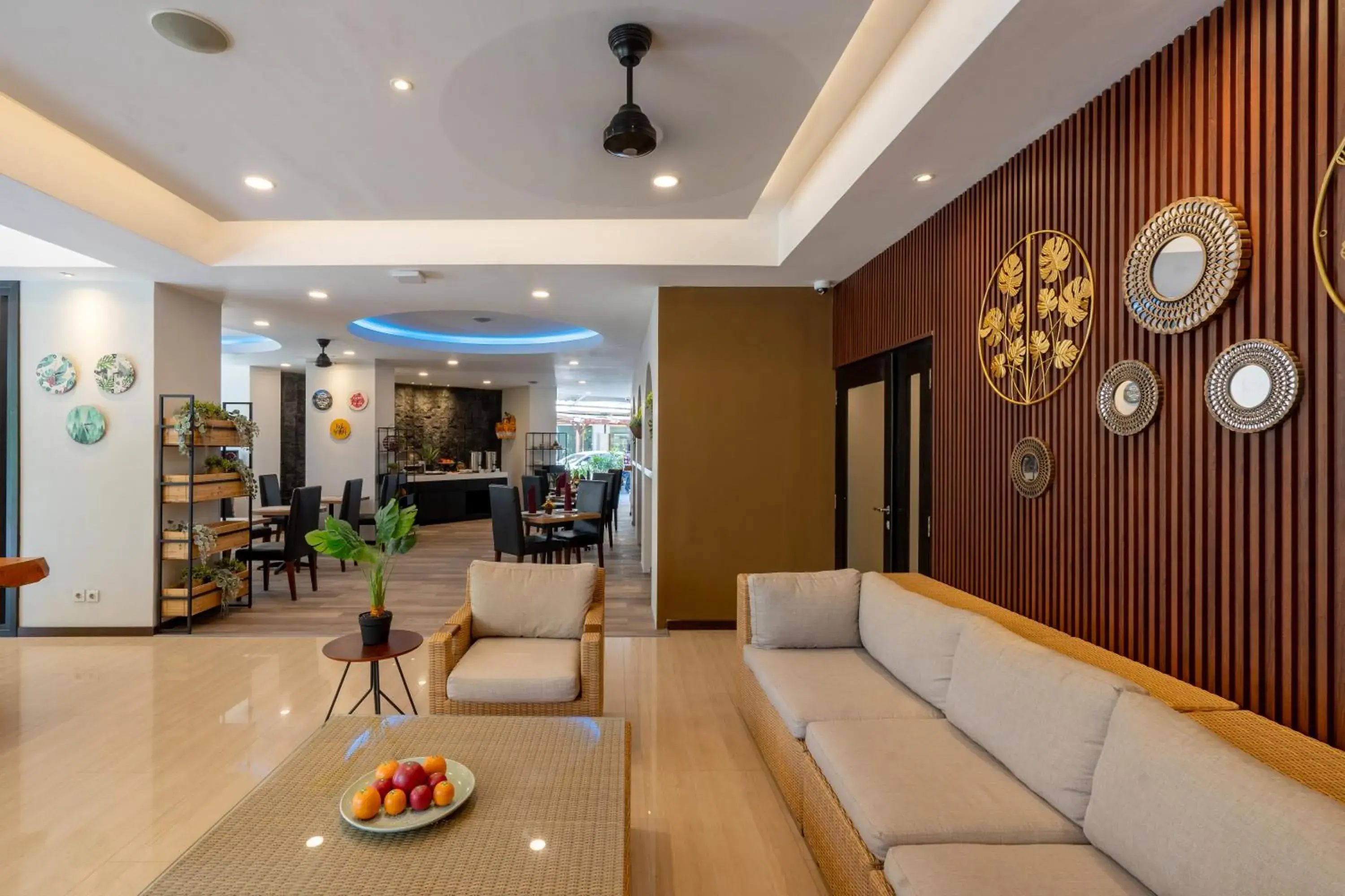 Property building, Lobby/Reception in Everyday Hotel Kuta Central