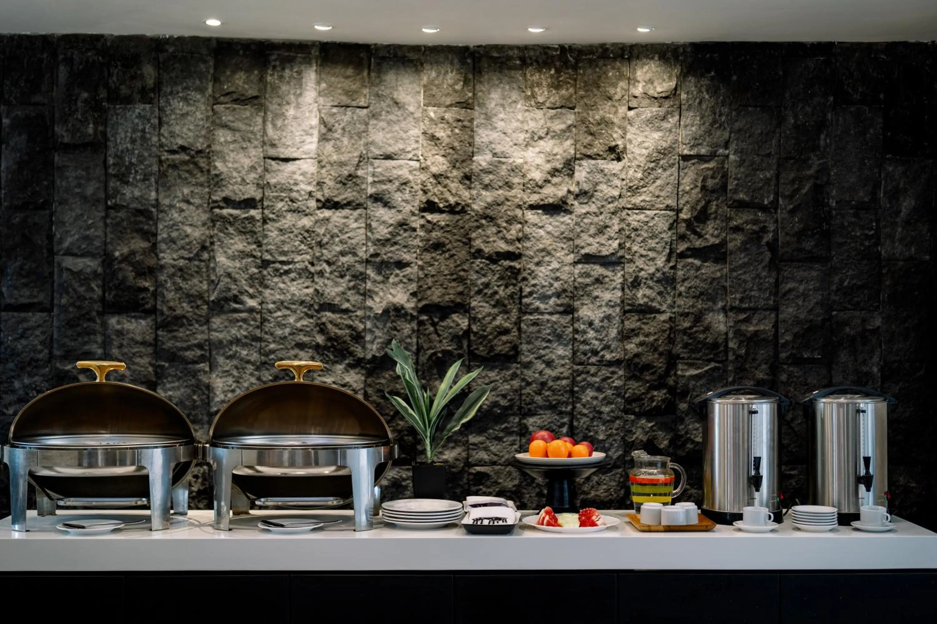 Restaurant/places to eat in Everyday Hotel Kuta Central