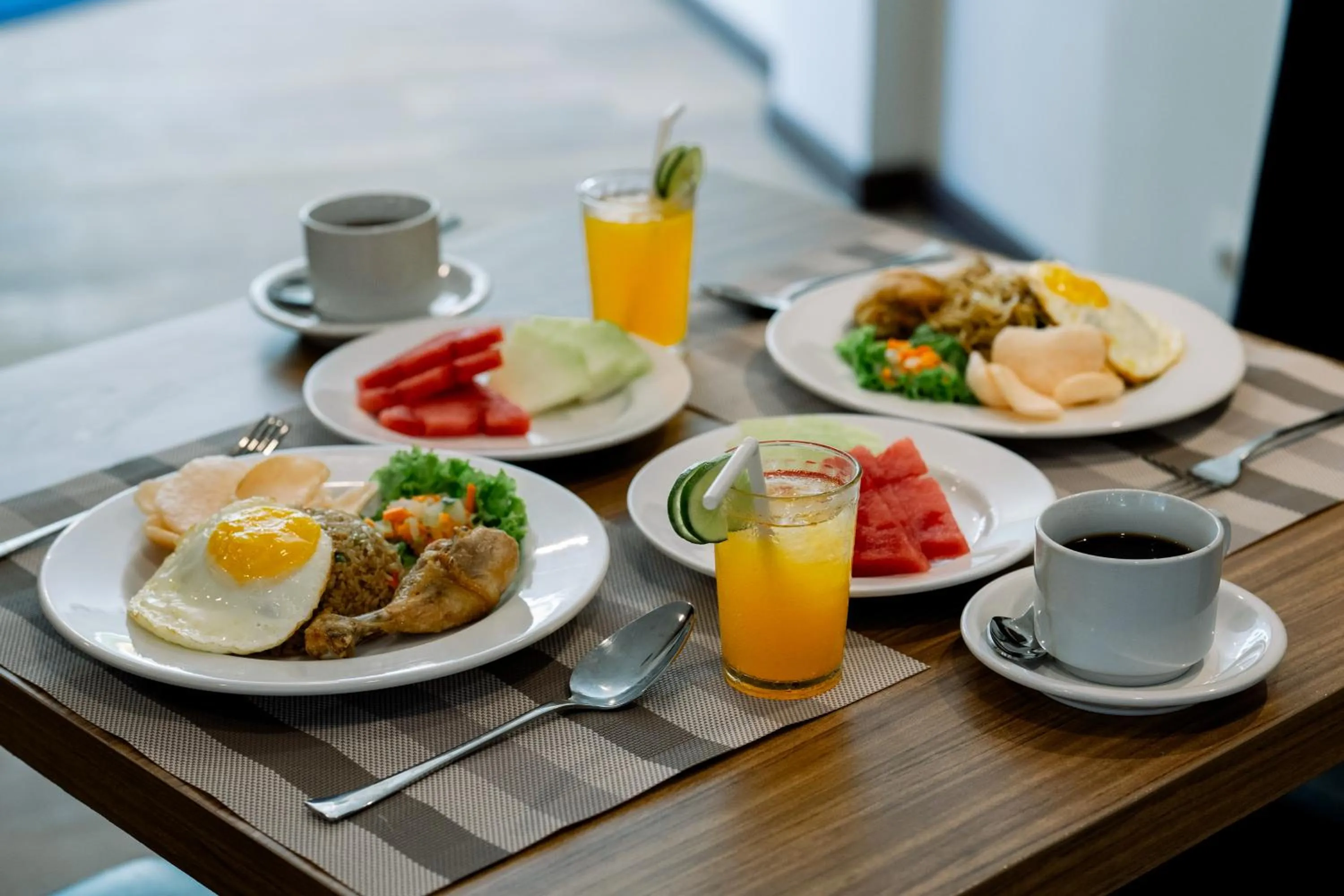 Breakfast in Everyday Hotel Kuta Central