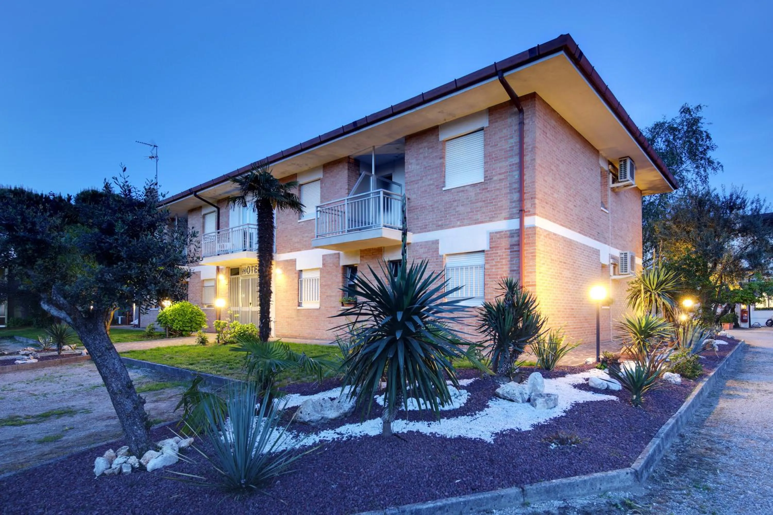 Facade/entrance in Hotel Alex