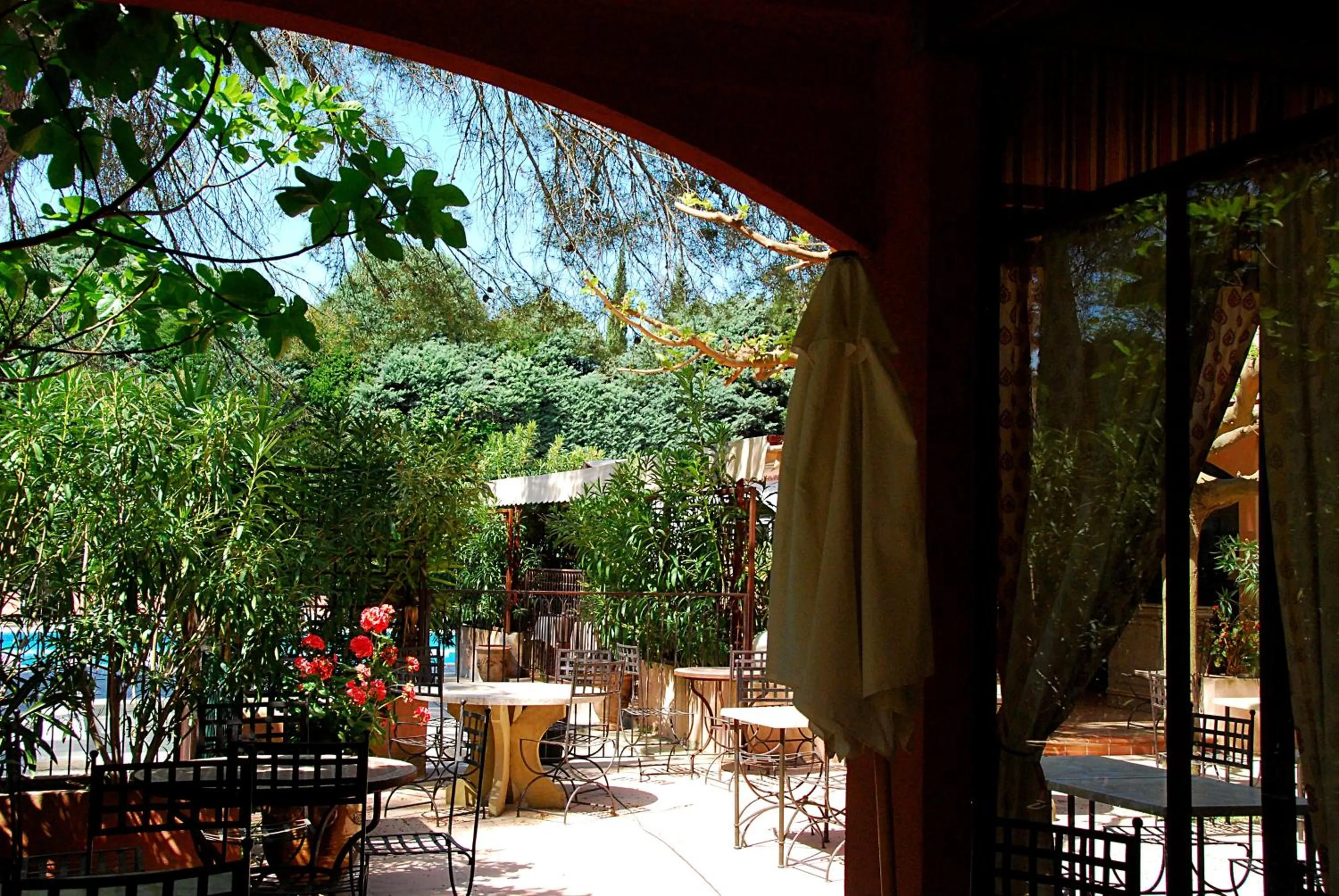 Restaurant/places to eat in Hotel Les Mazets Des Roches