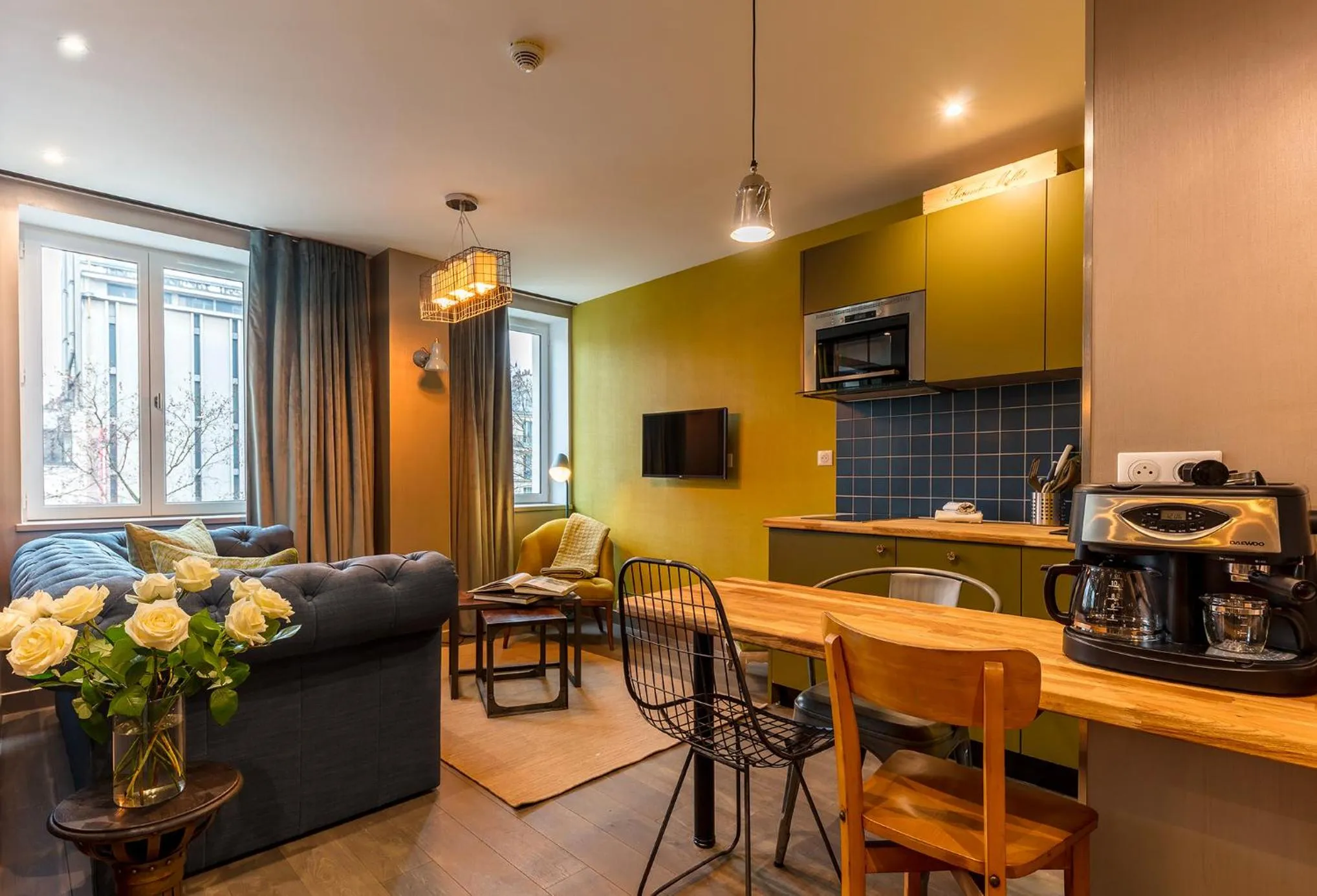 Dining area in BE YOU LUXURY APART'HÔTEL Paris