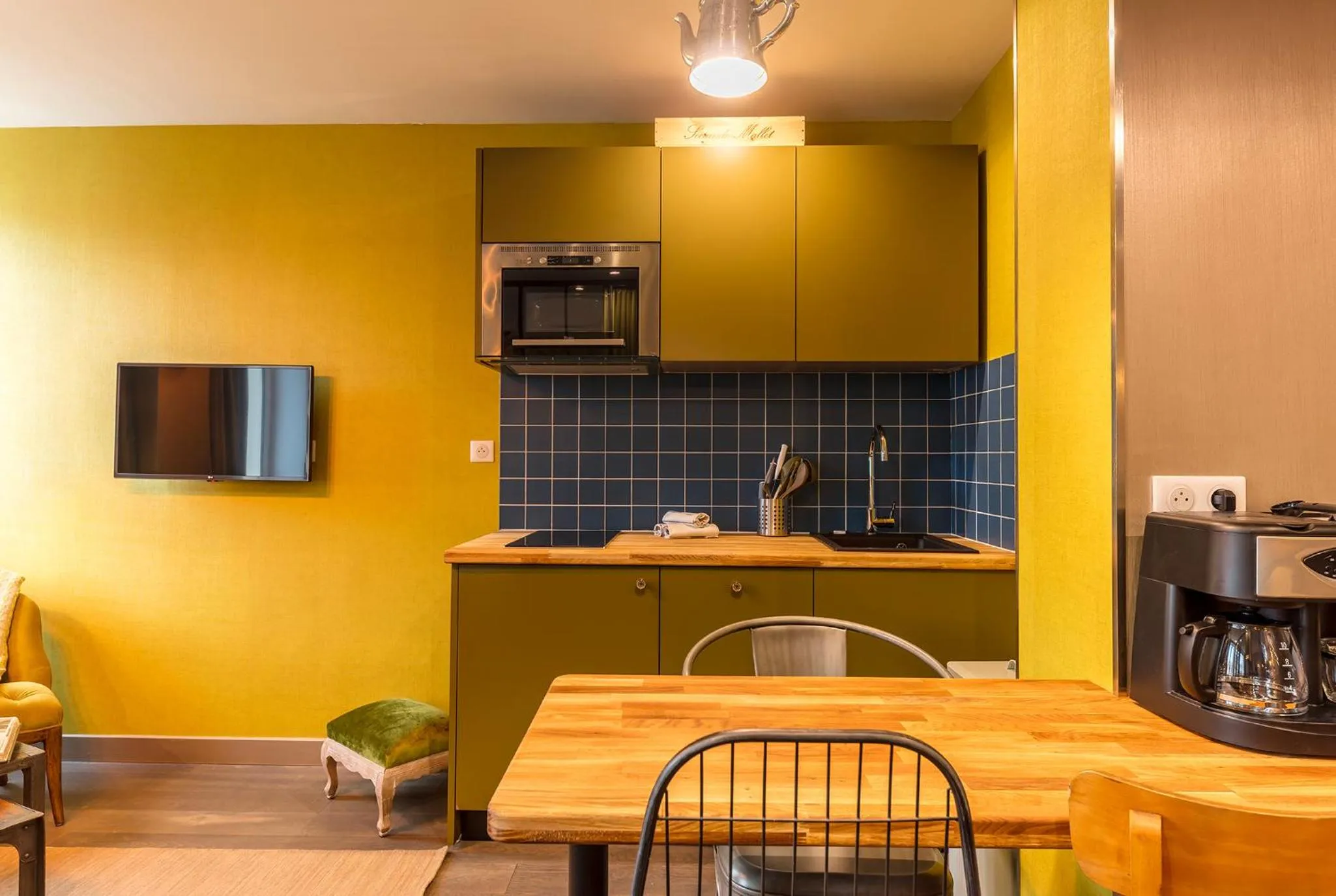 Kitchen or kitchenette in BE YOU LUXURY APART'HÔTEL Paris