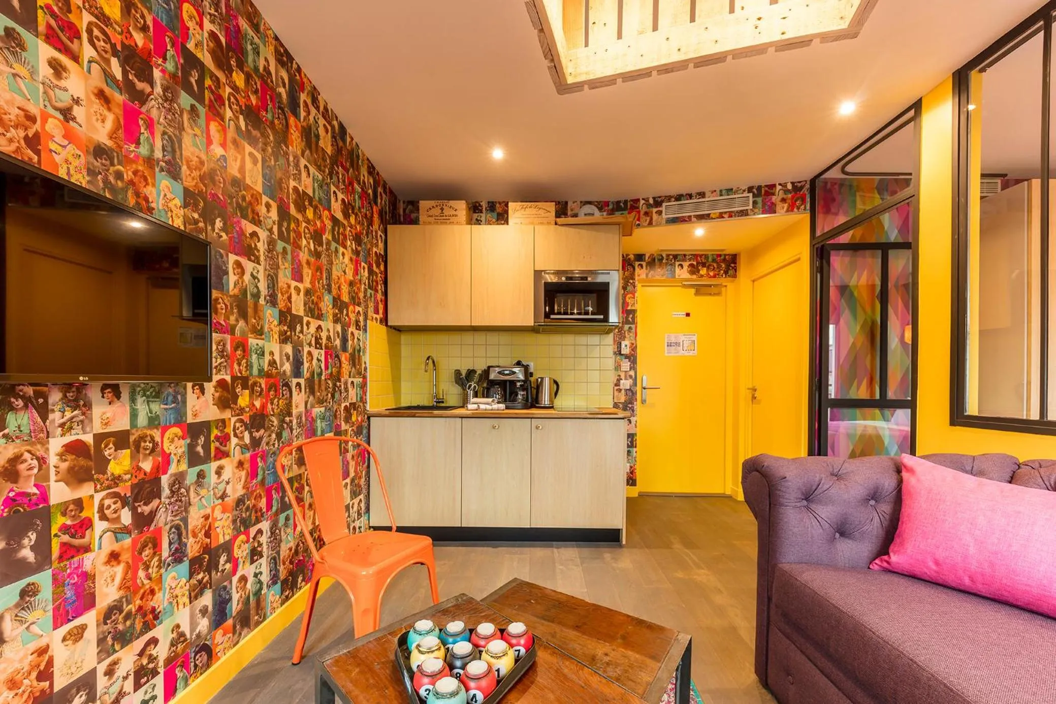 Kitchen or kitchenette in BE YOU LUXURY APART'HÔTEL Paris