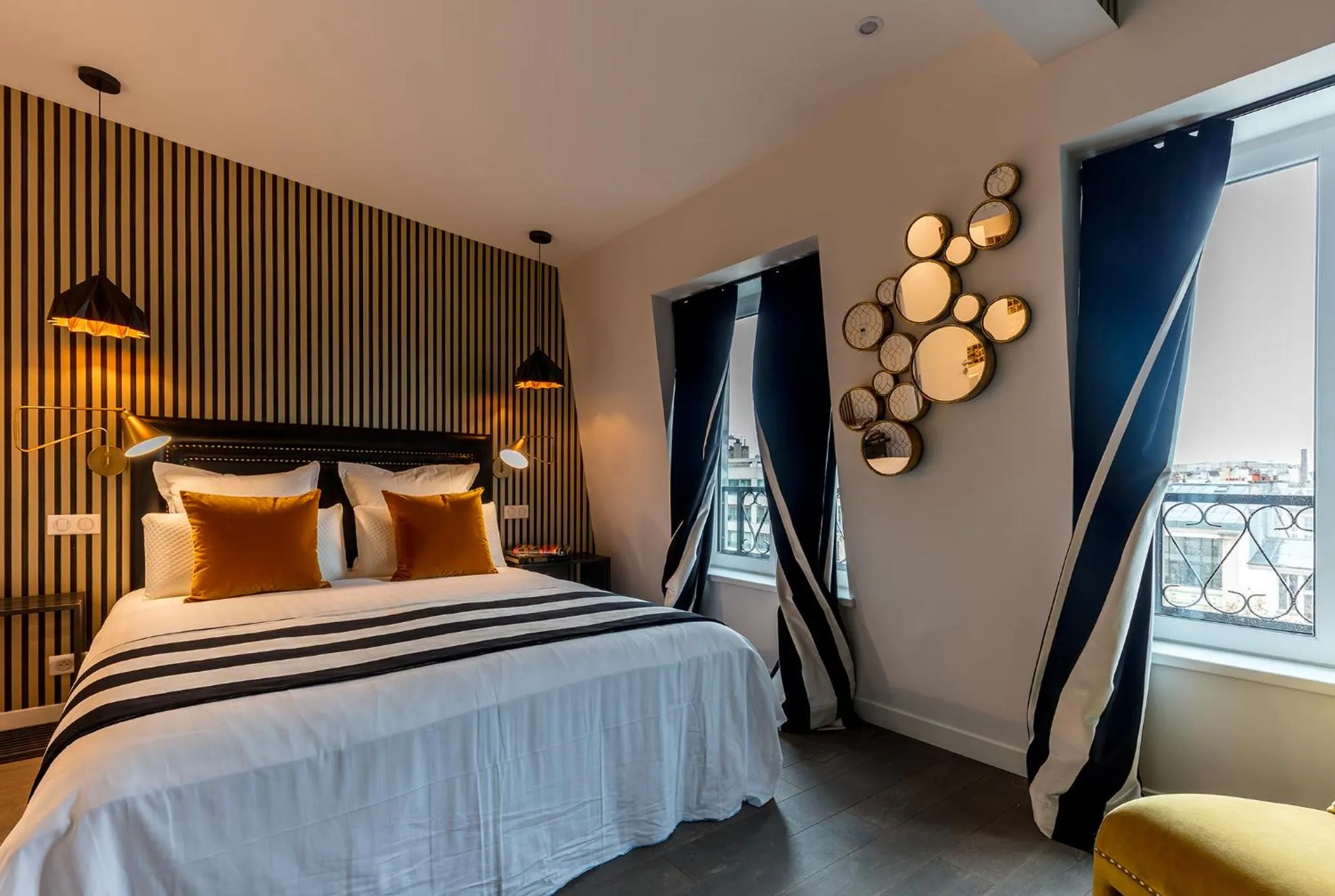 Bed in BE YOU LUXURY APART'HÔTEL Paris