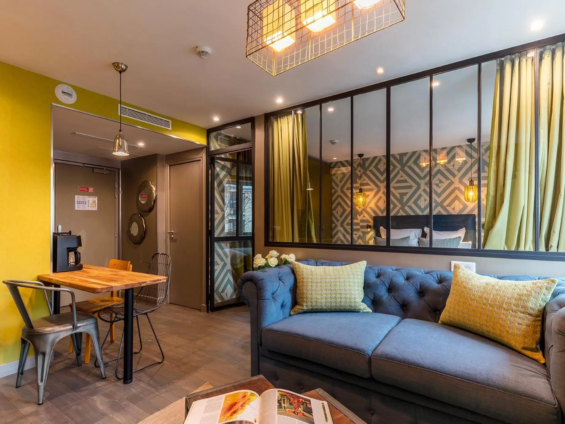 Living room in BE YOU LUXURY APART'HÔTEL Paris